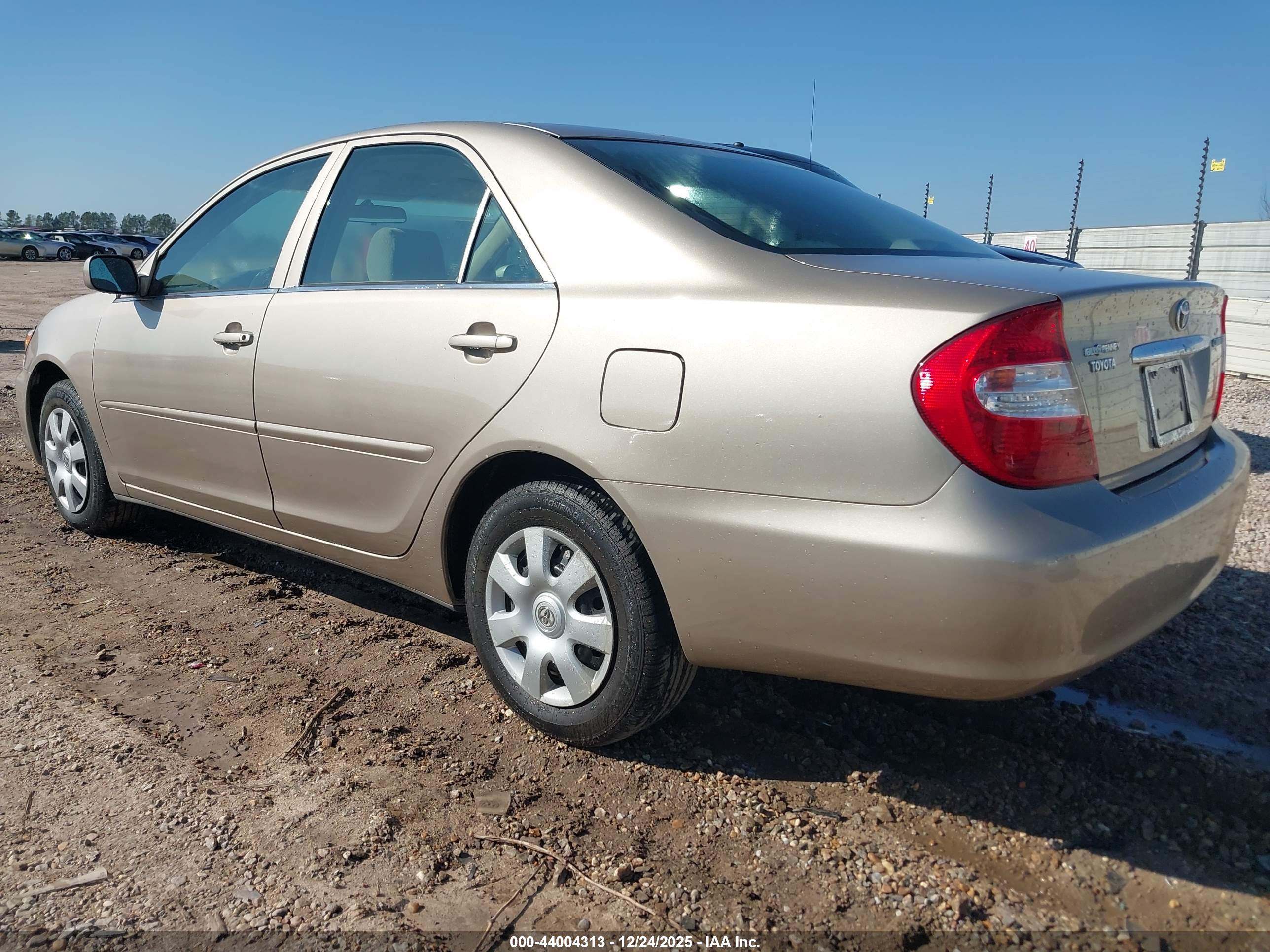 TOYOTA CAMRY image 3