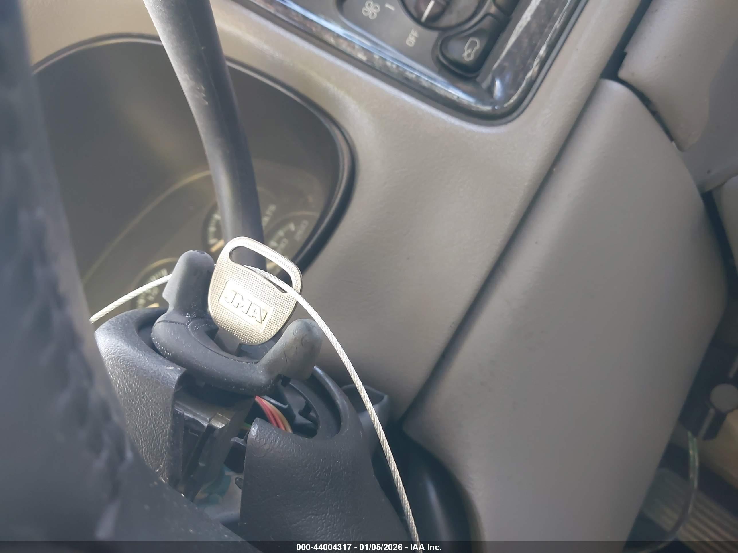 GMC SIERRA image 11