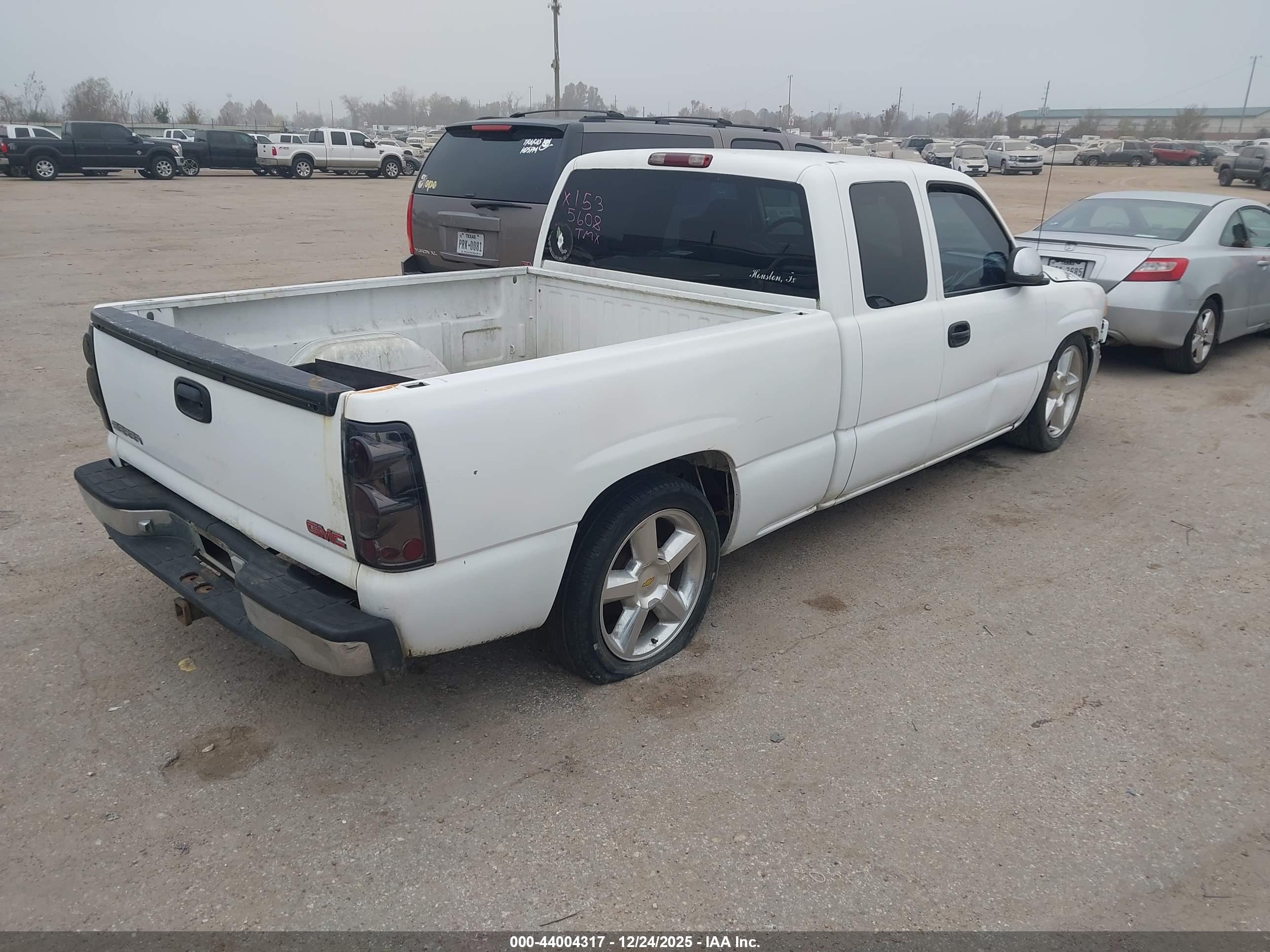 GMC SIERRA image 4