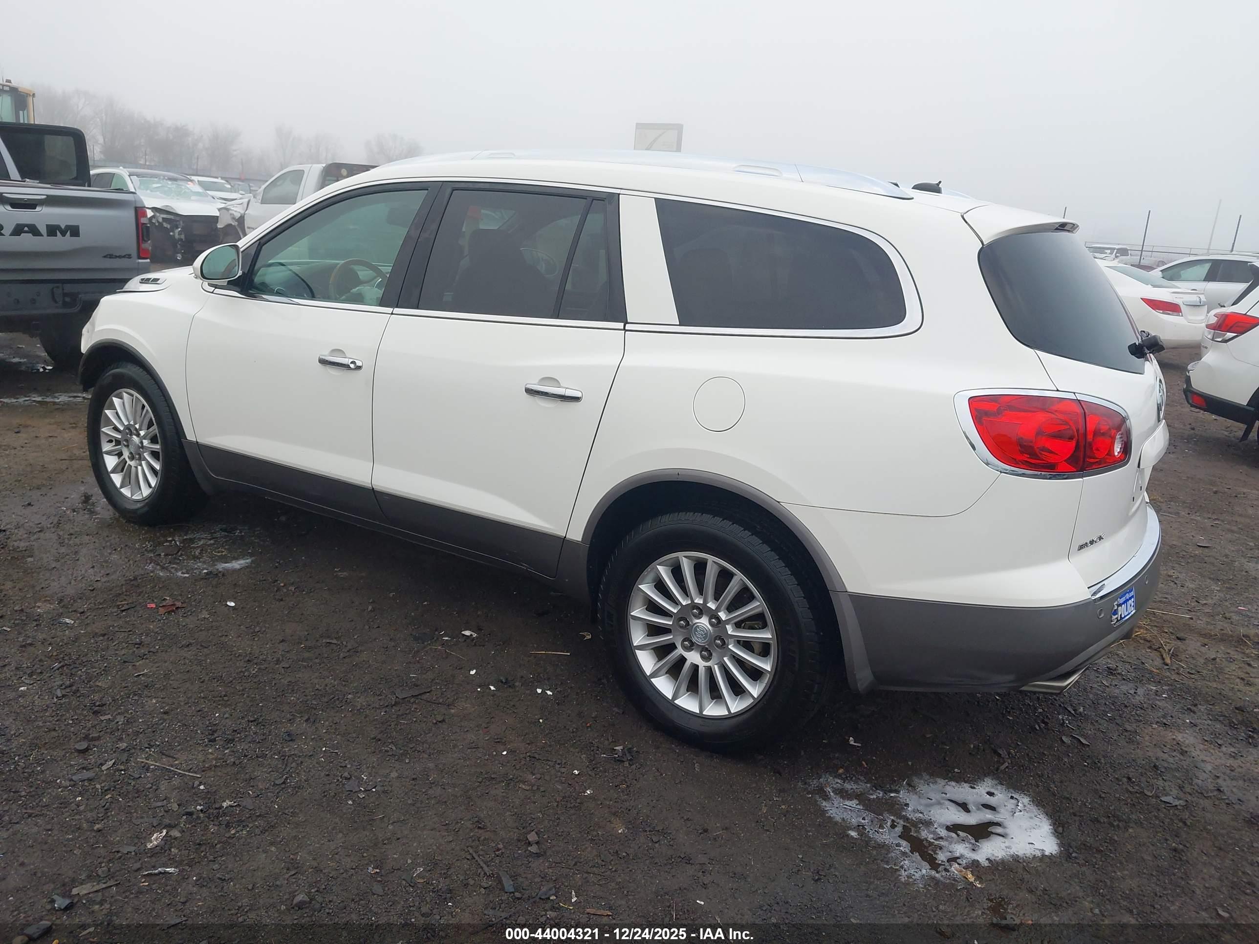 BUICK ENCLAVE image 3