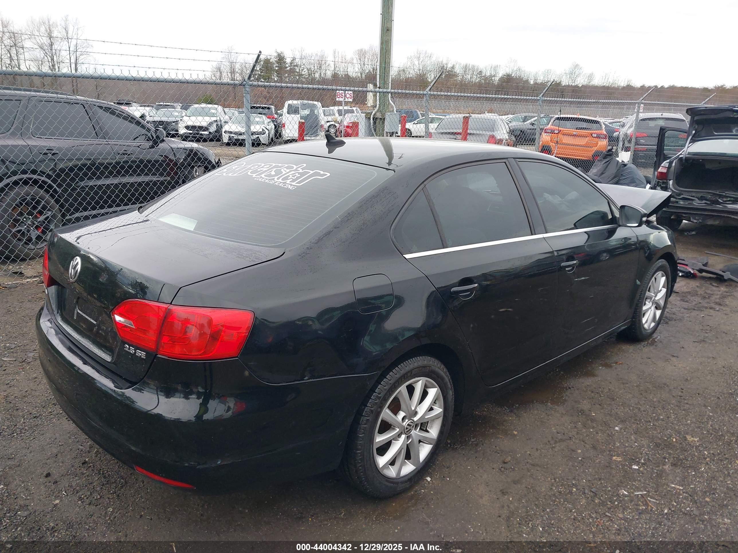 VOLKSWAGEN JETTA image 4