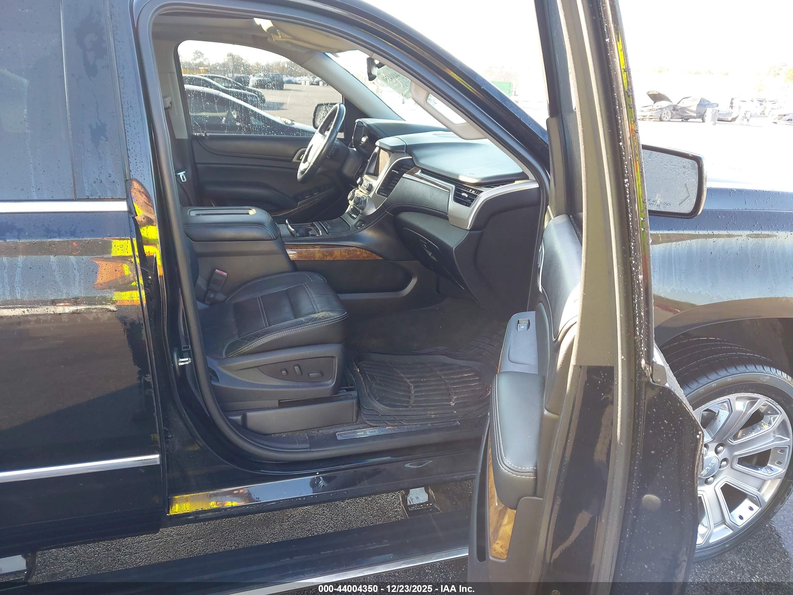 GMC YUKON image 5