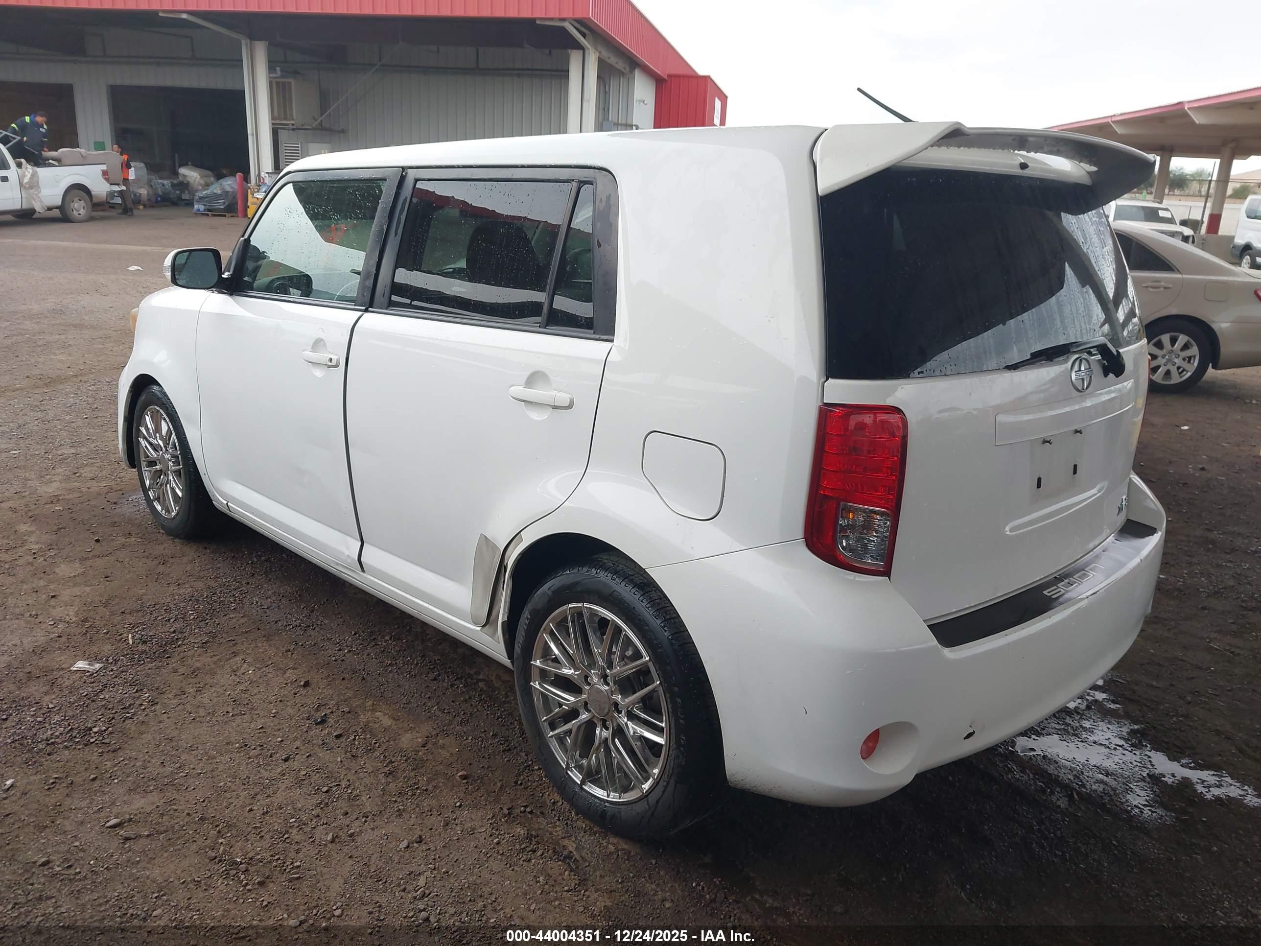 SCION XB image 3