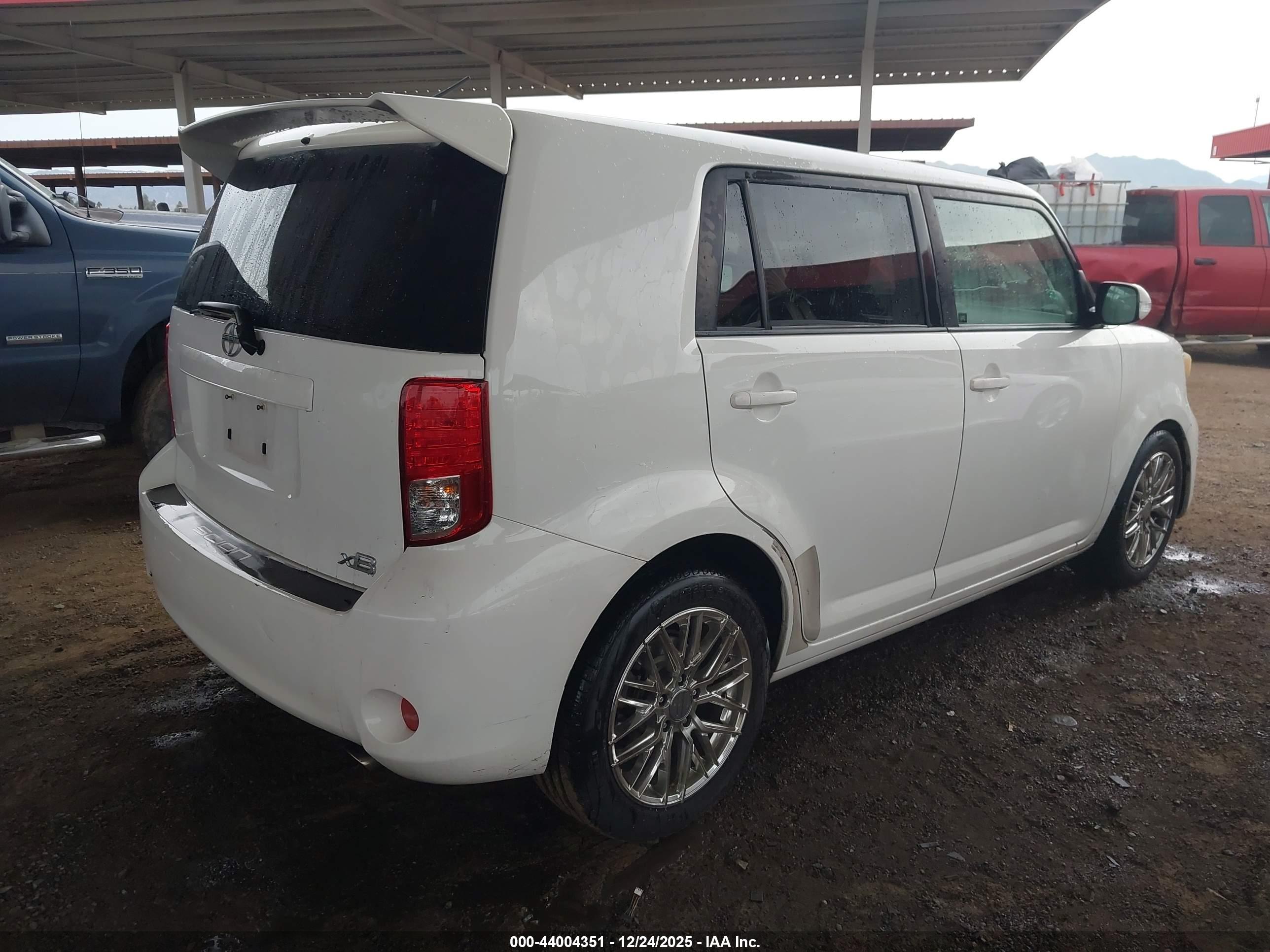SCION XB image 4