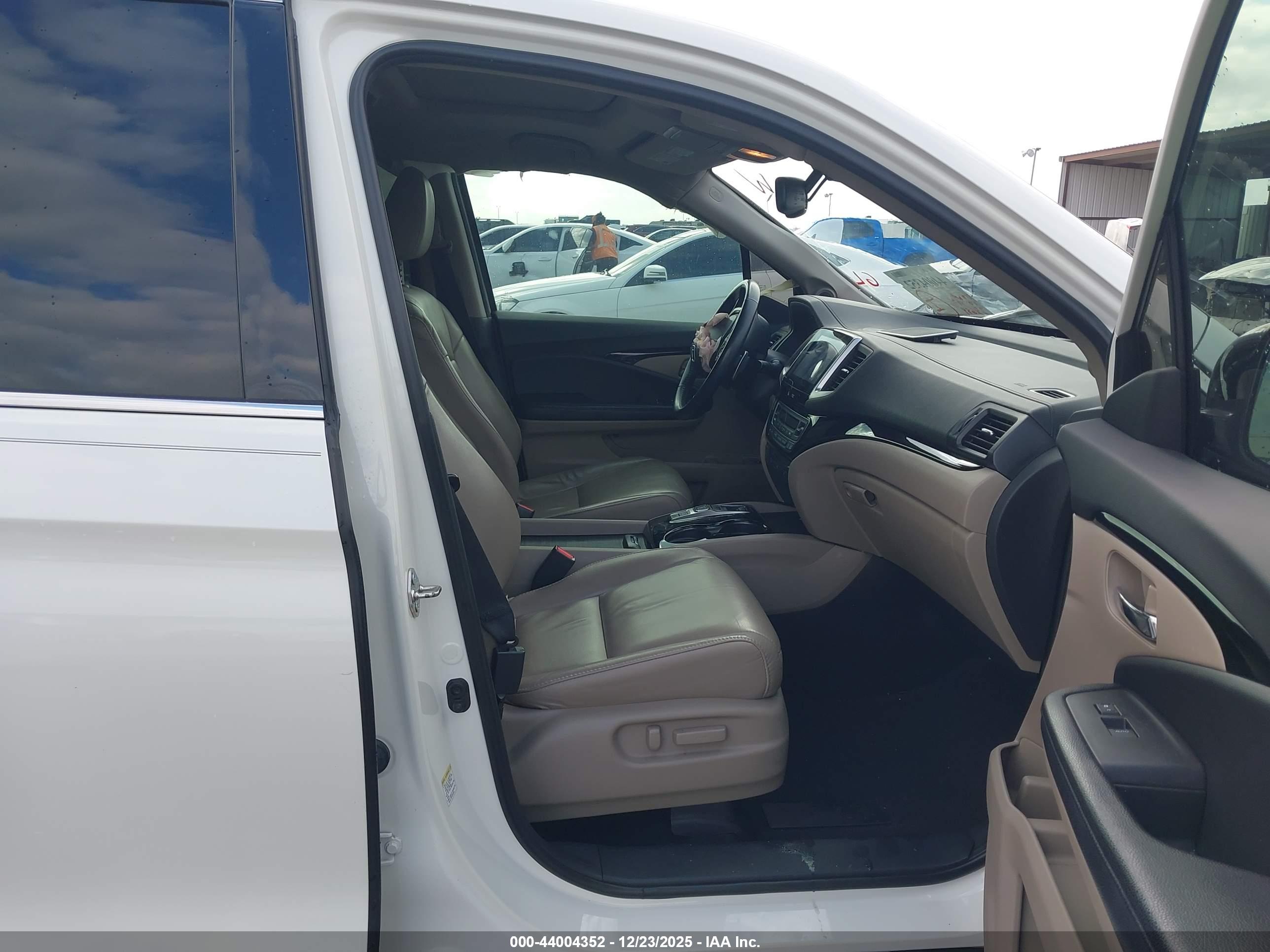 HONDA PILOT image 5