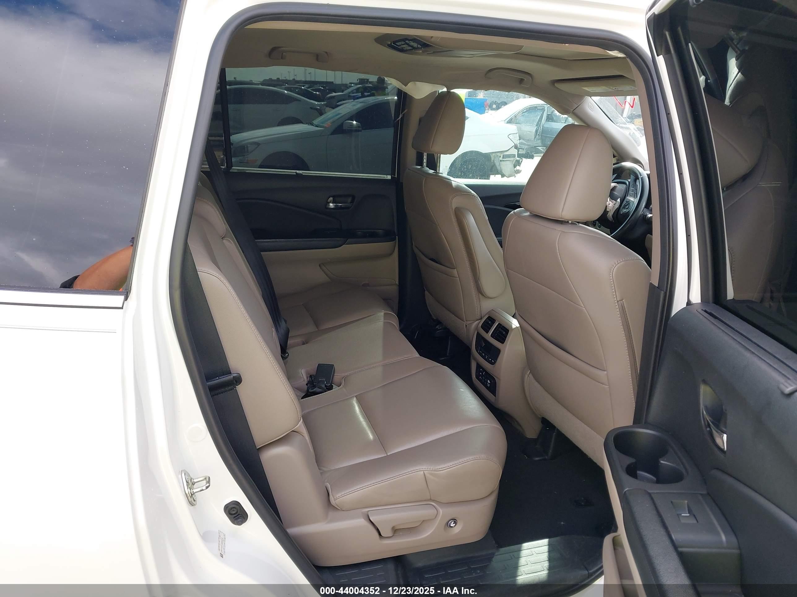 HONDA PILOT image 8