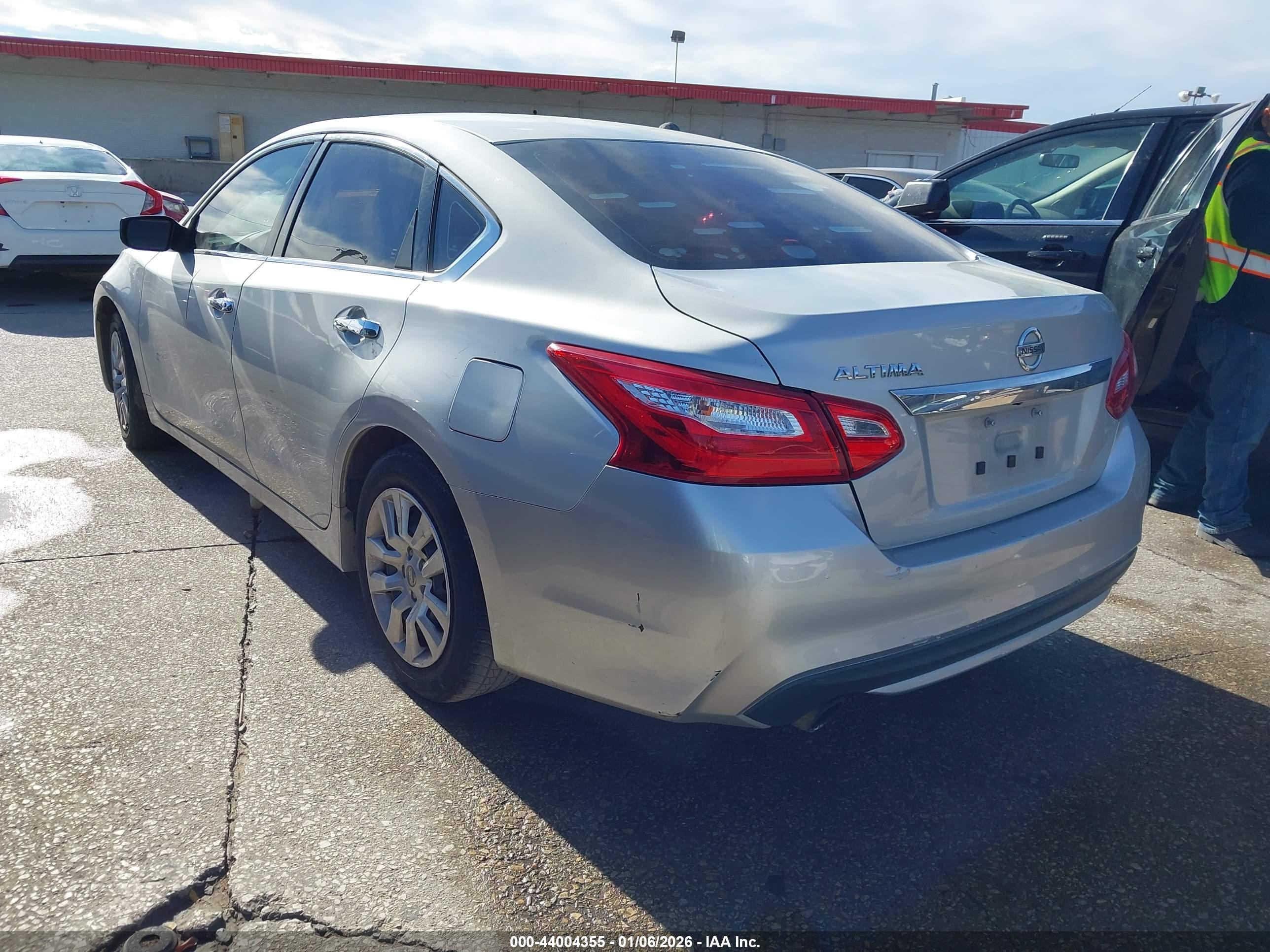 NISSAN ALTIMA image 3