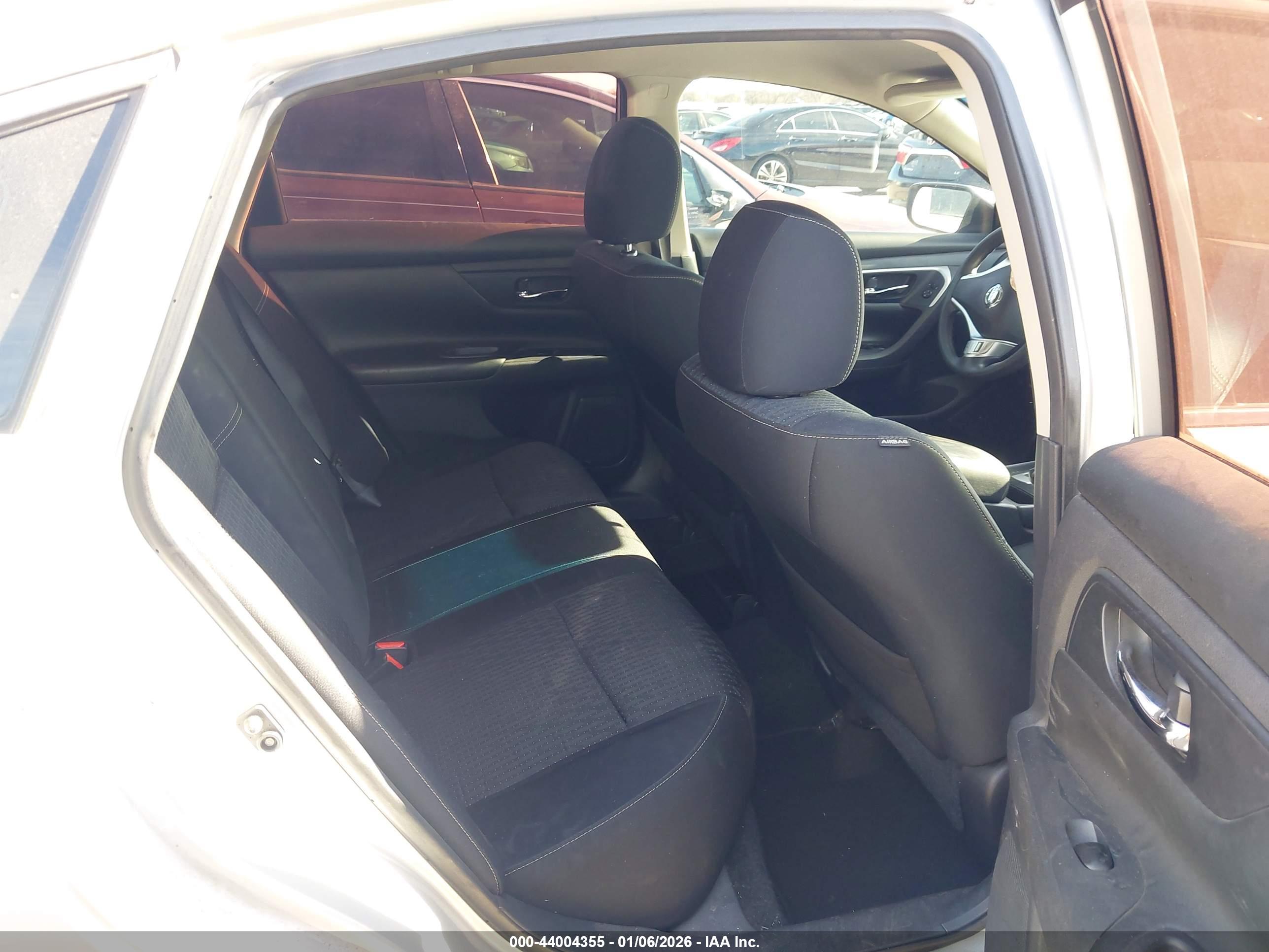 NISSAN ALTIMA image 8