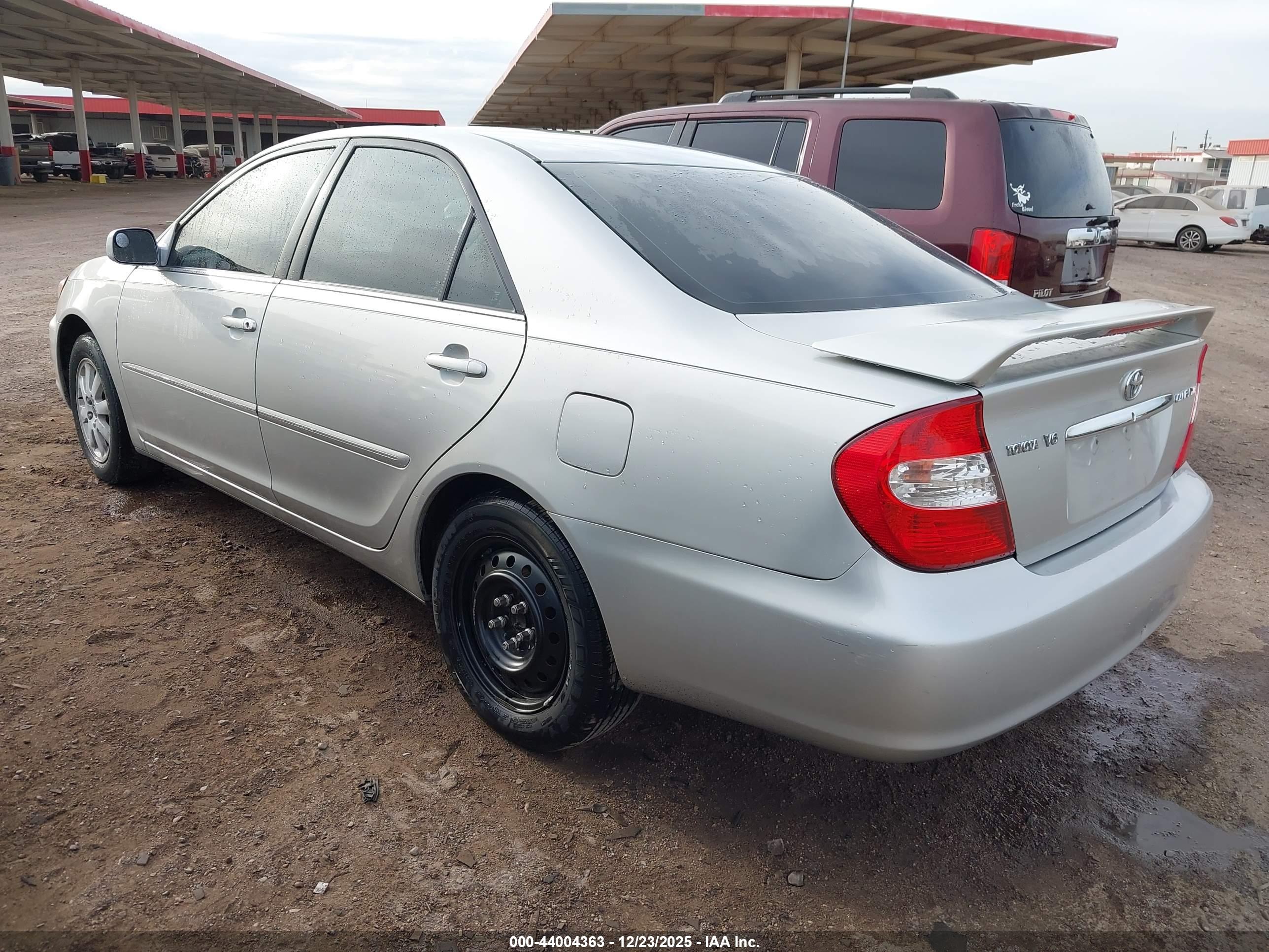 TOYOTA CAMRY image 3