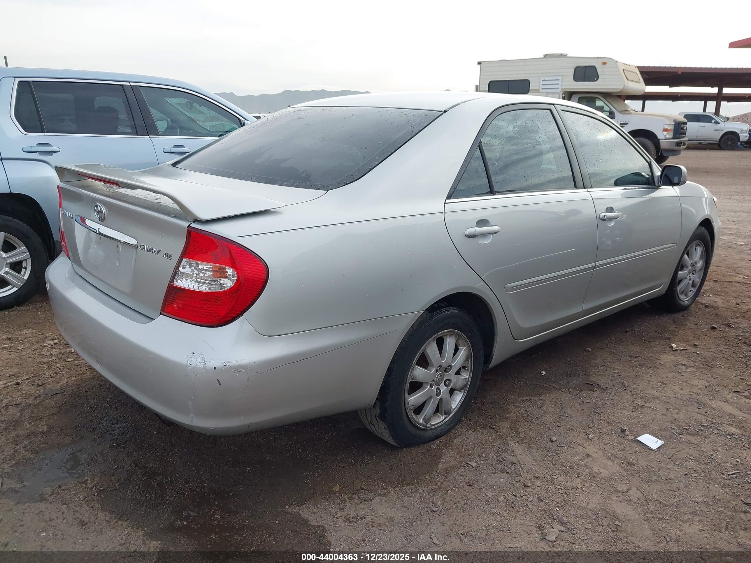 TOYOTA CAMRY image 4