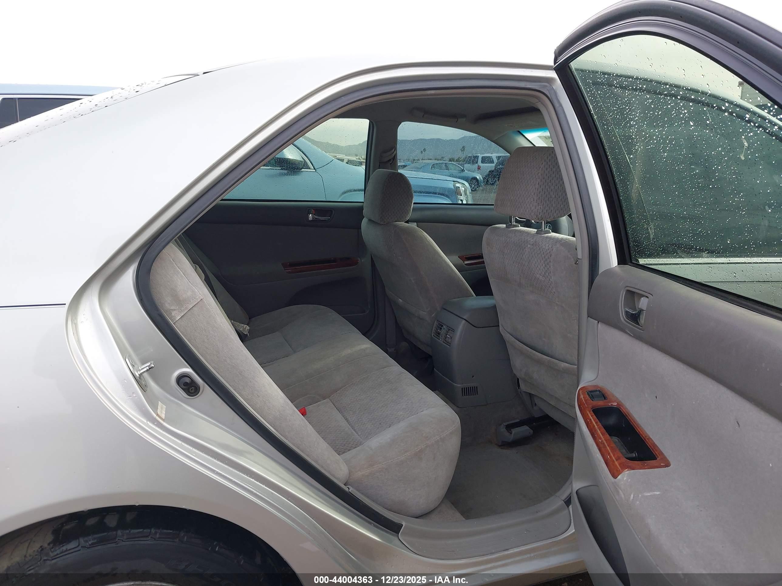 TOYOTA CAMRY image 8