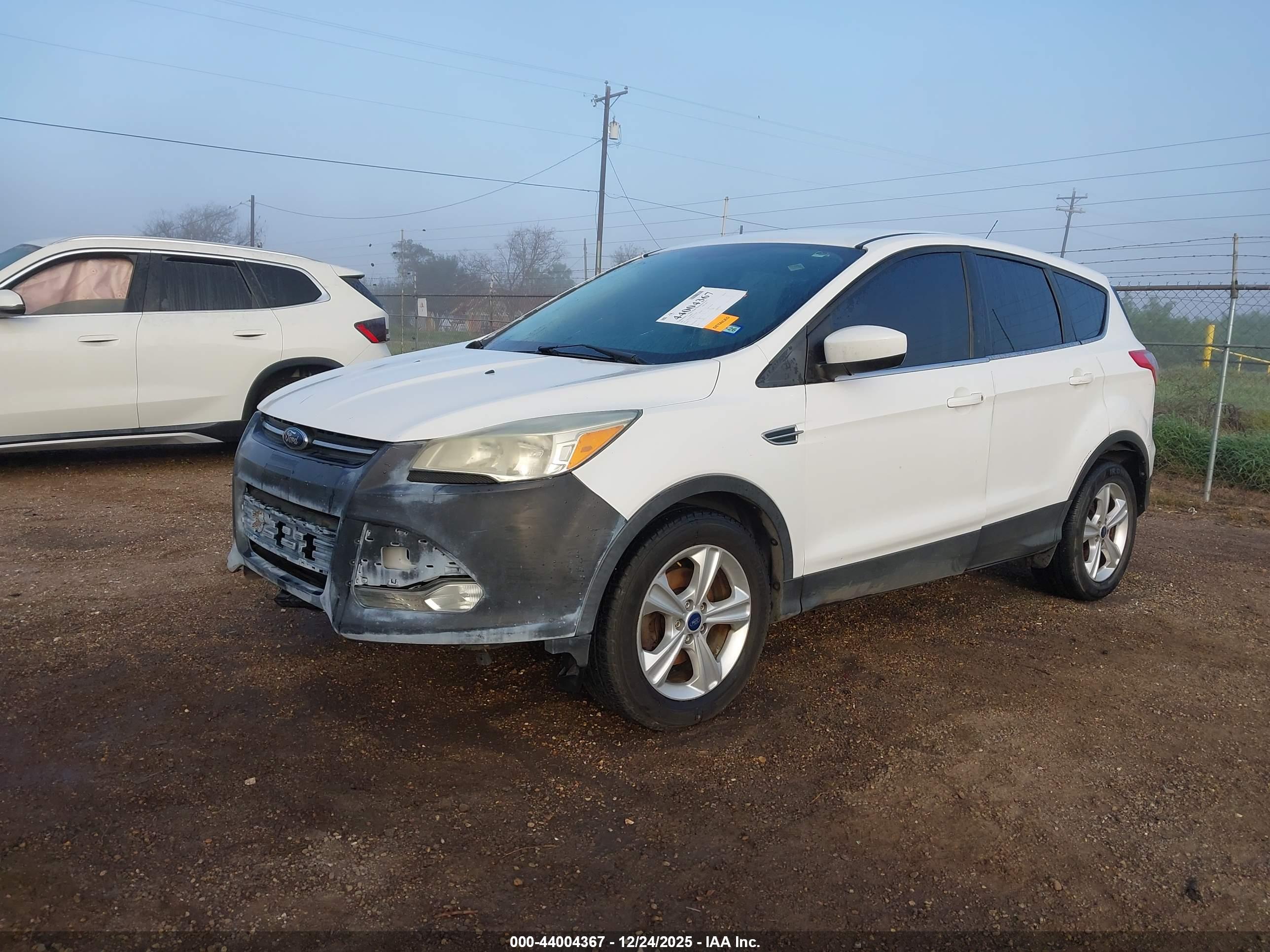 FORD ESCAPE image 2