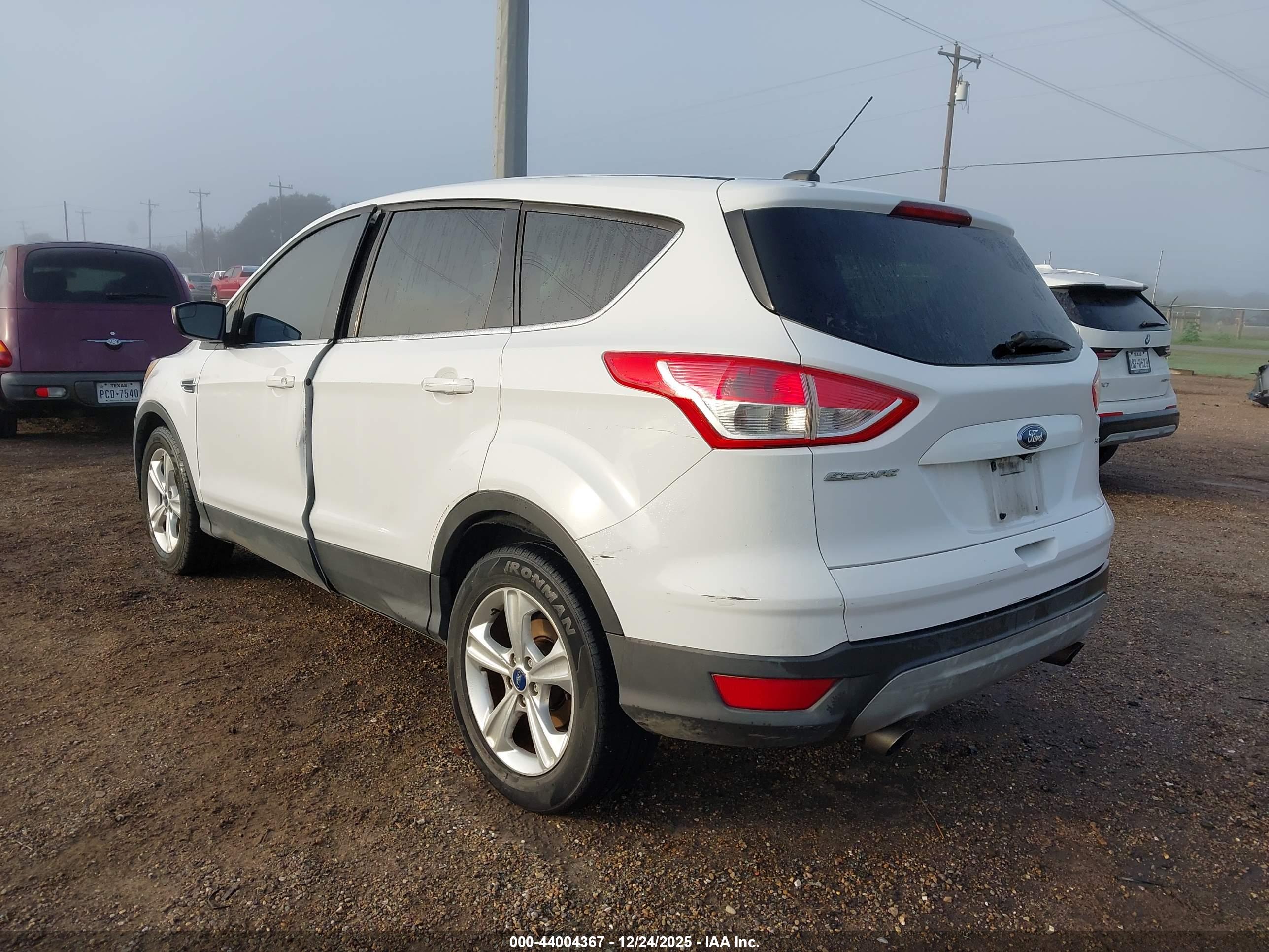 FORD ESCAPE image 3