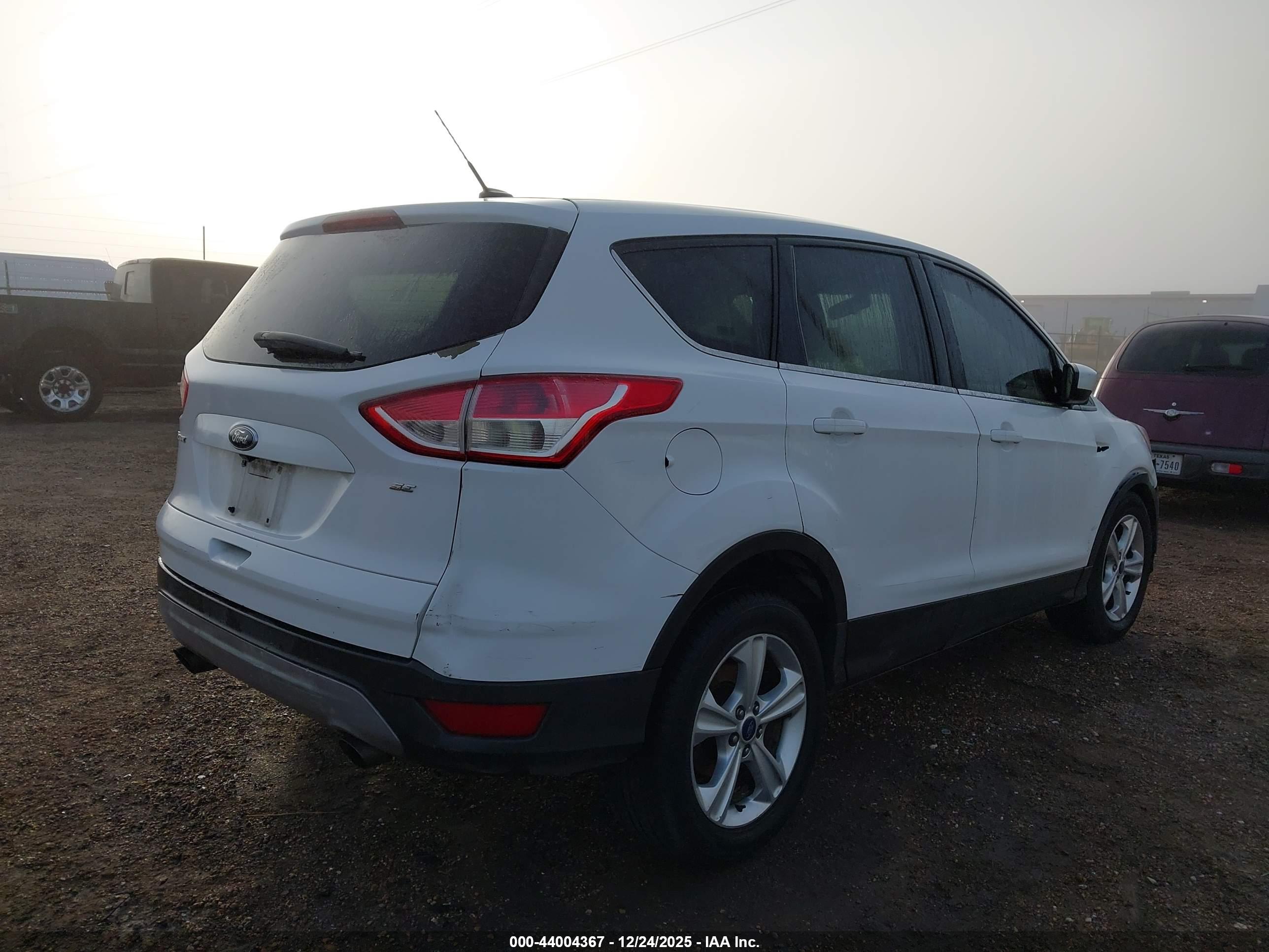 FORD ESCAPE image 4