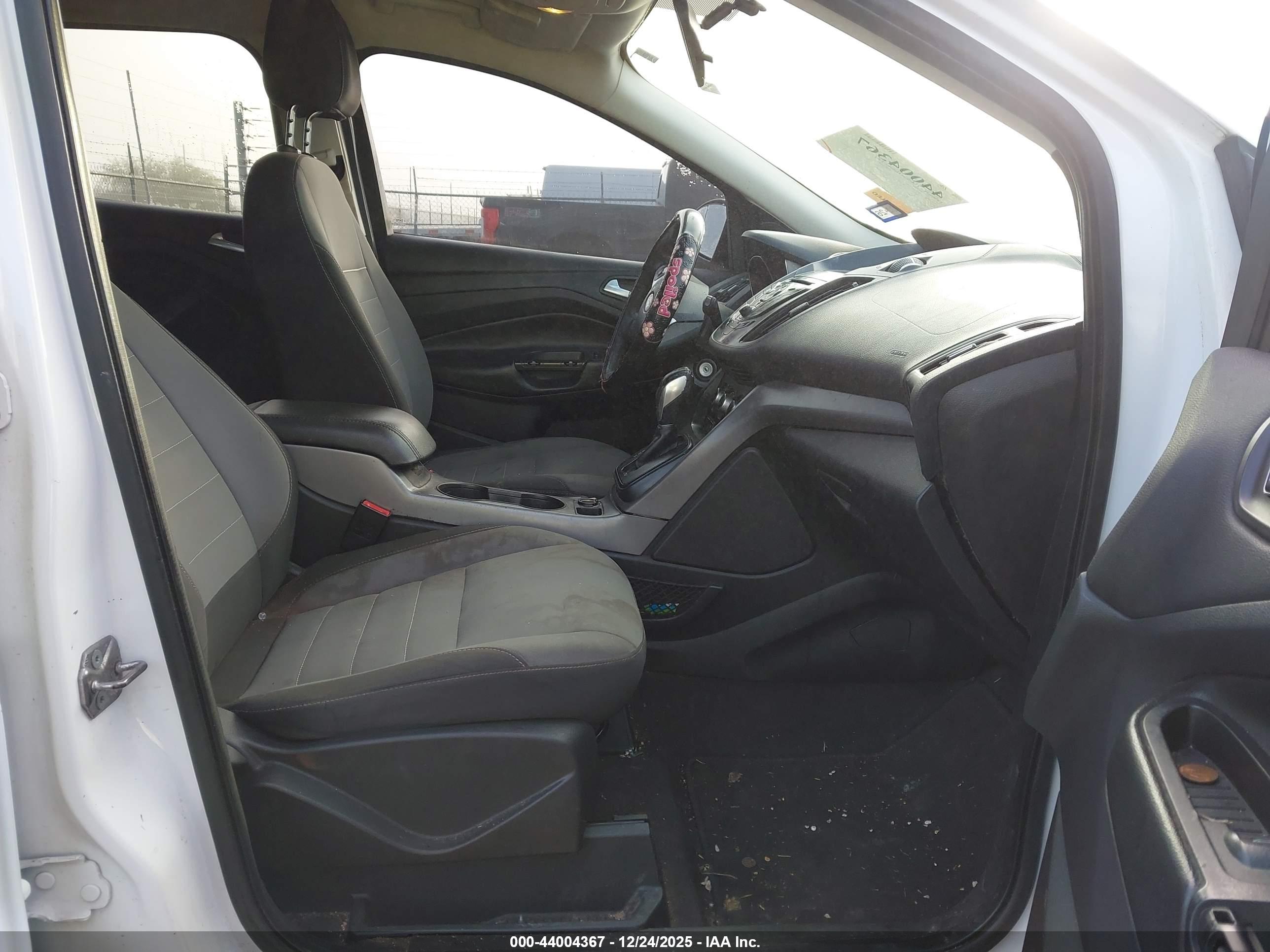 FORD ESCAPE image 5