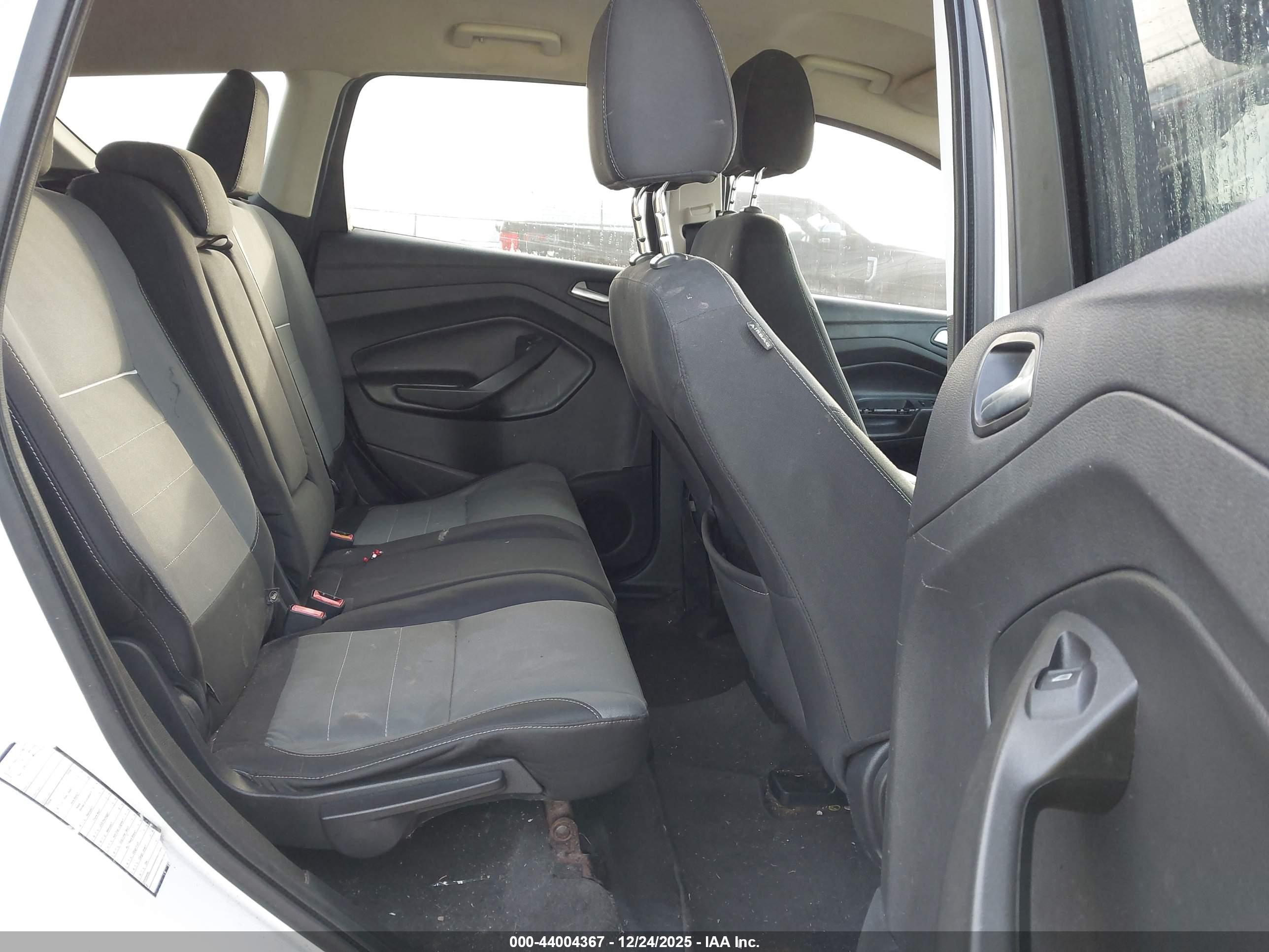 FORD ESCAPE image 8