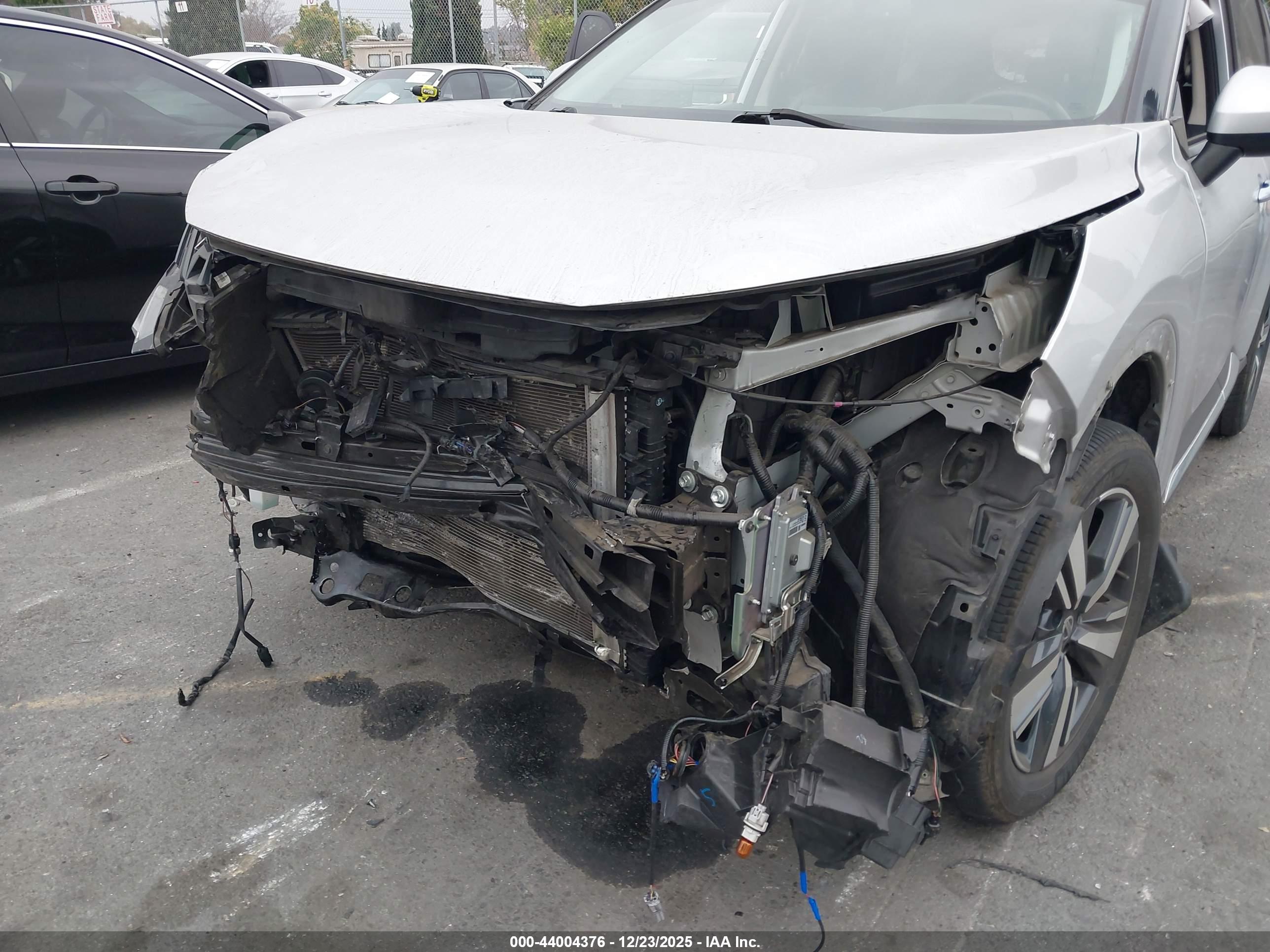 NISSAN ROGUE image 6