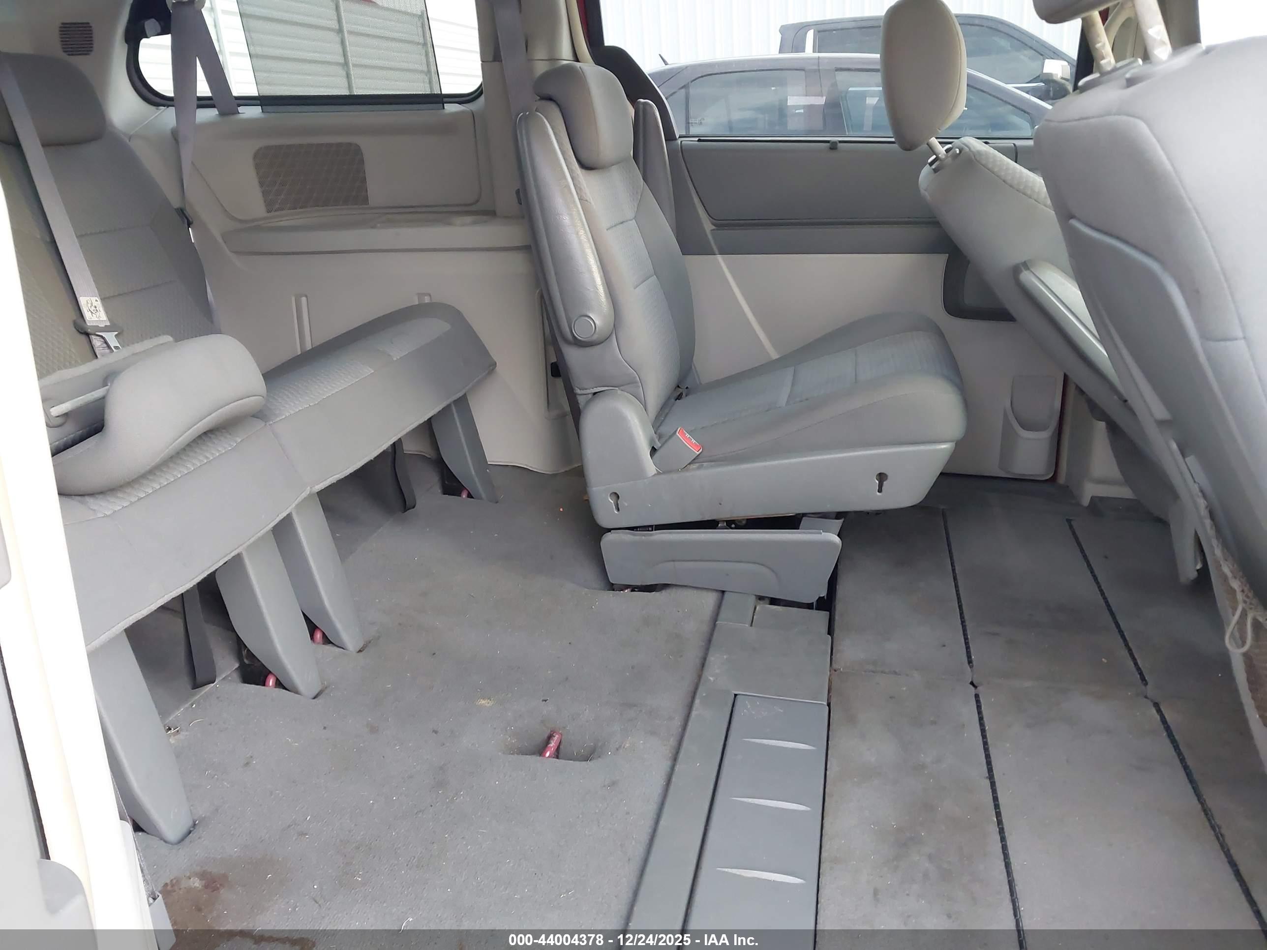 DODGE GRAND image 8