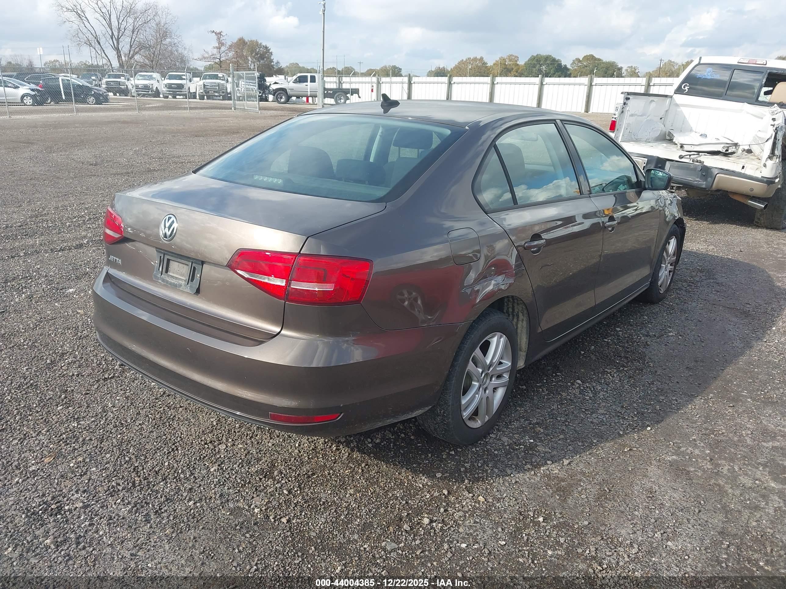 VOLKSWAGEN JETTA image 4