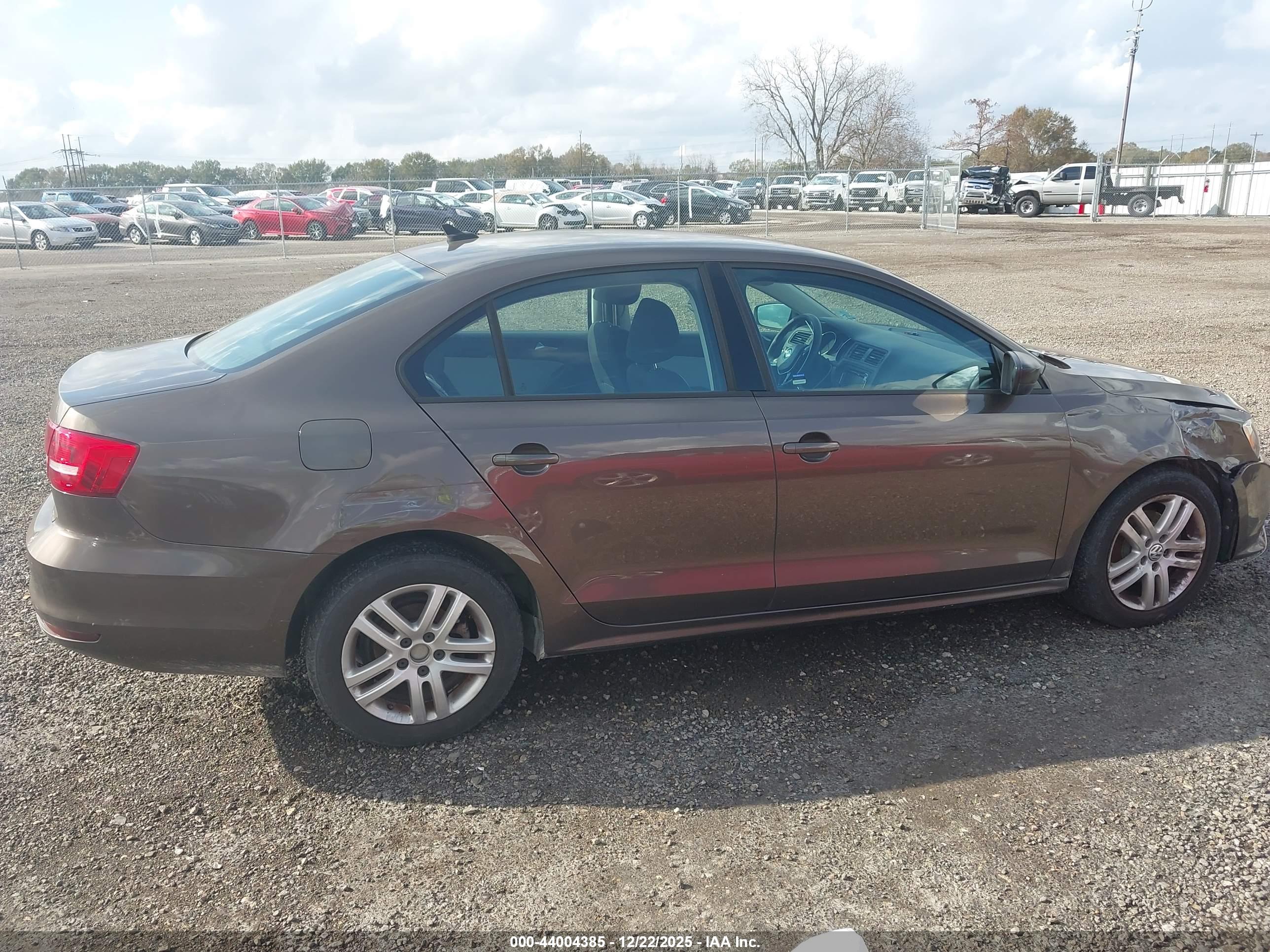 VOLKSWAGEN JETTA image 6