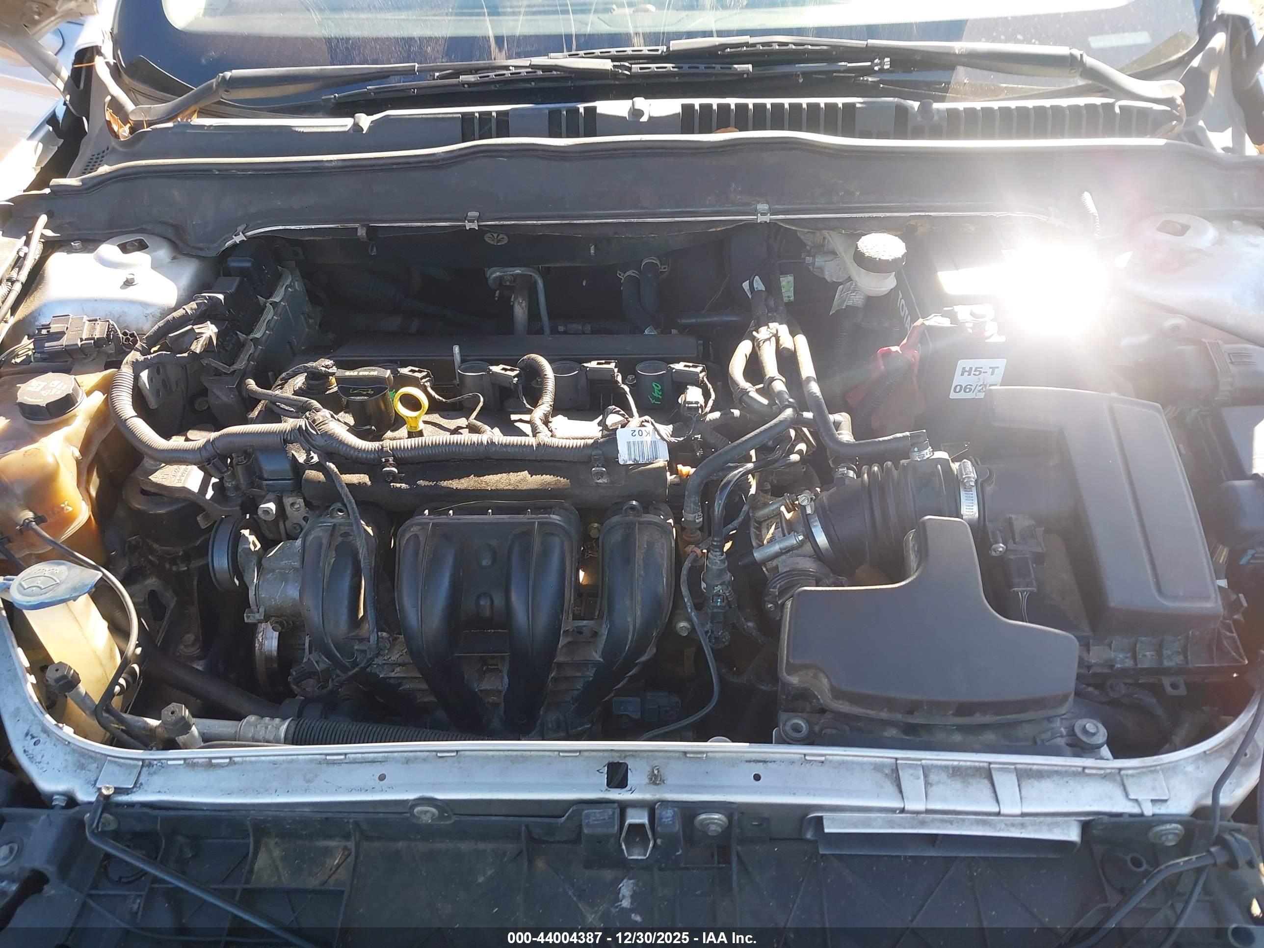 FORD FUSION image 10