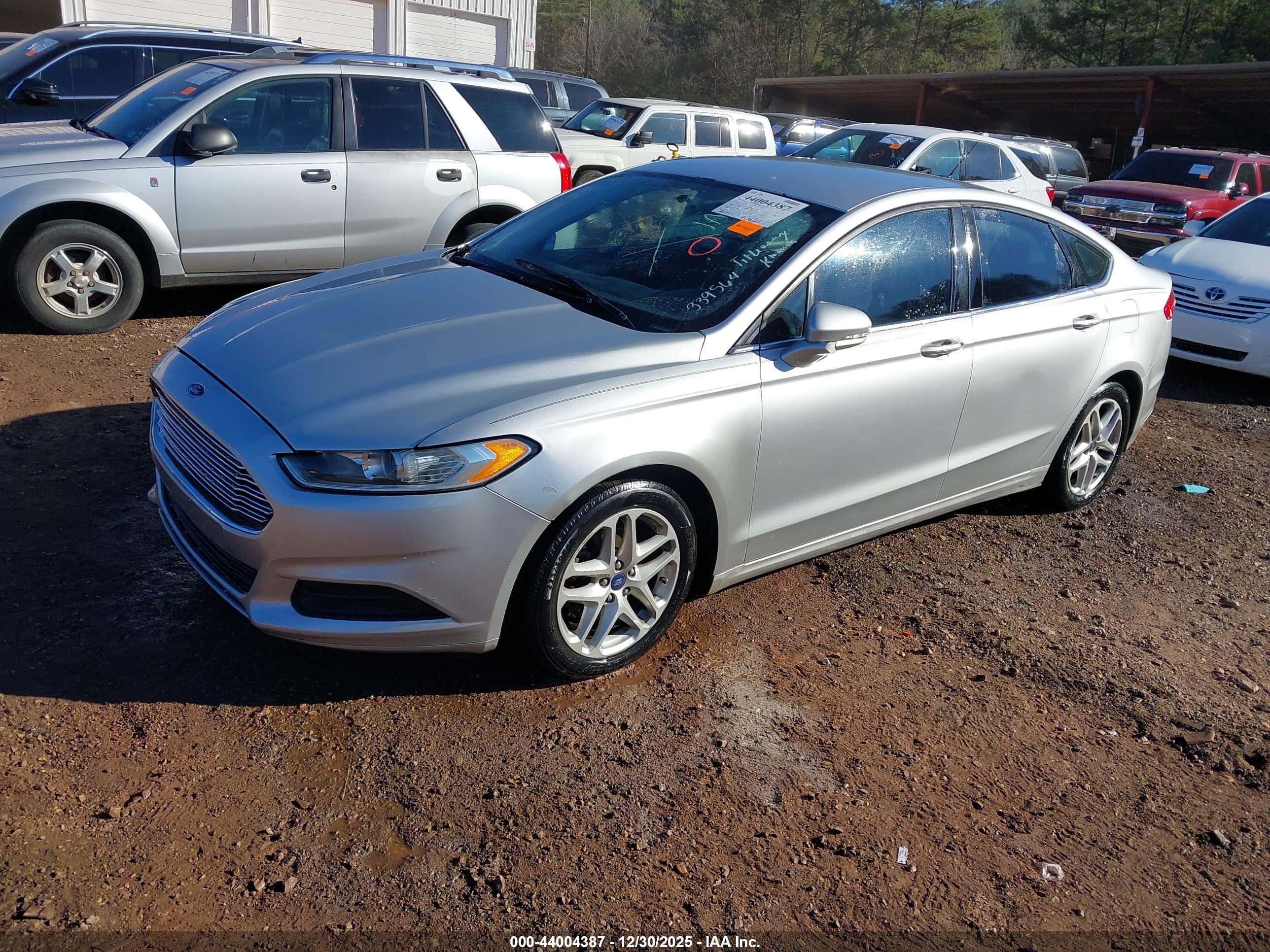 FORD FUSION image 2