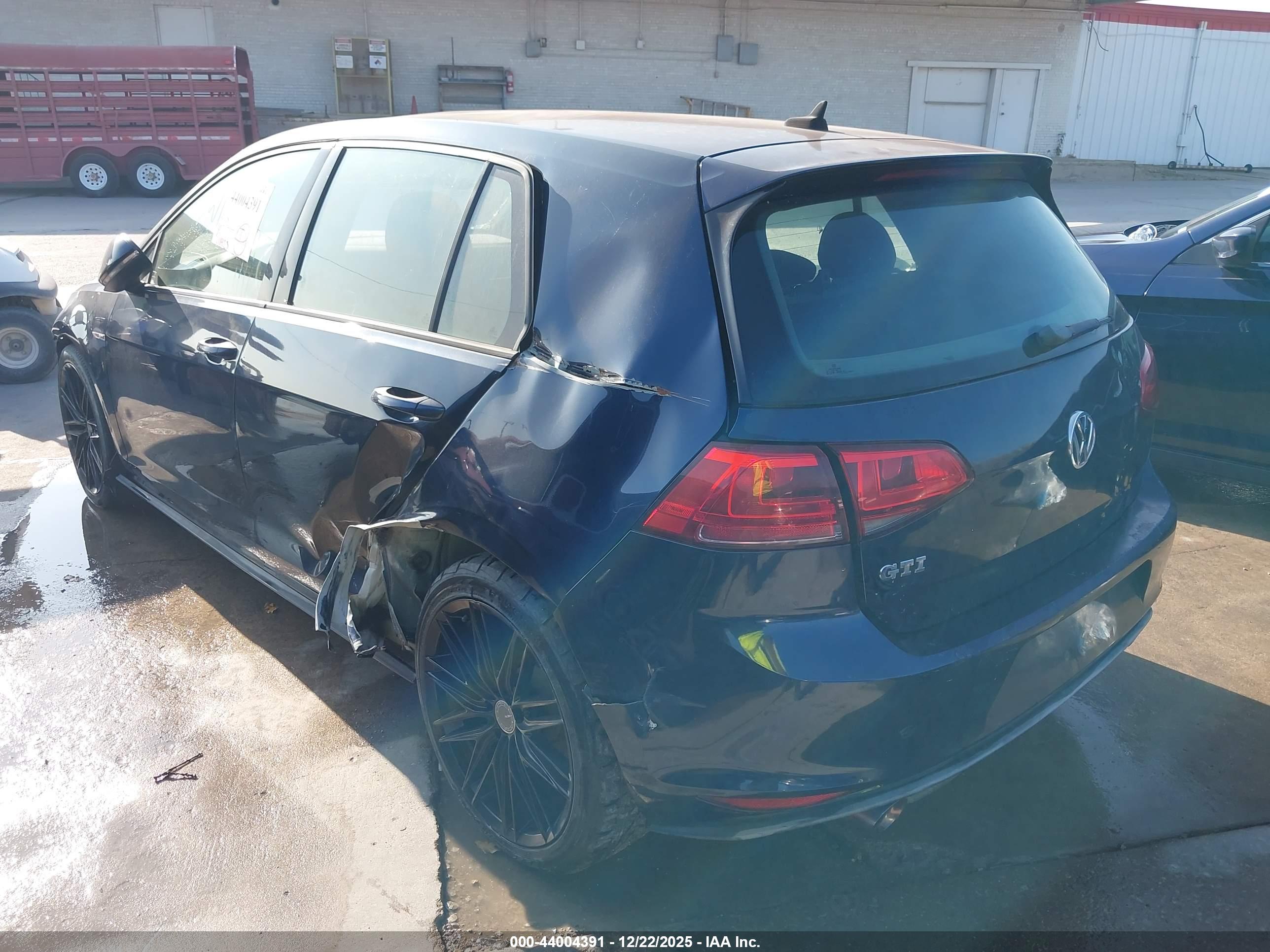 VOLKSWAGEN GOLF image 3