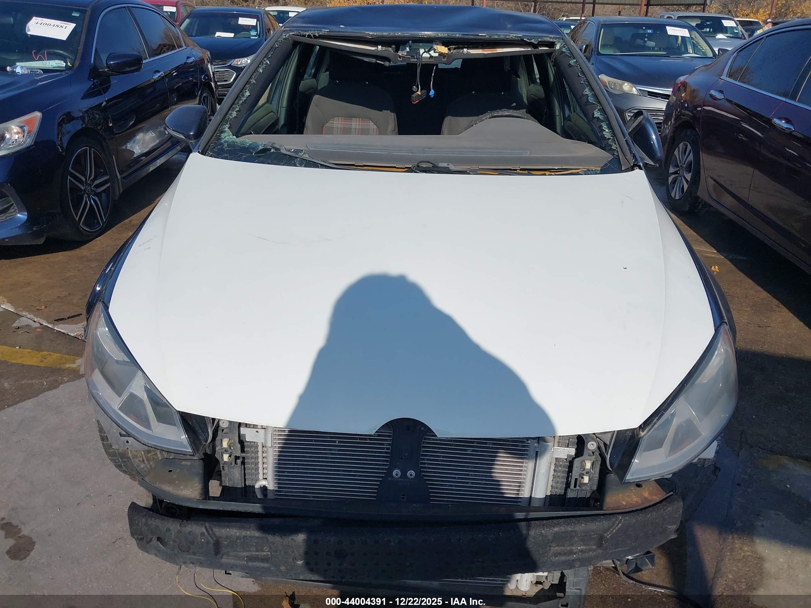 VOLKSWAGEN GOLF image 6