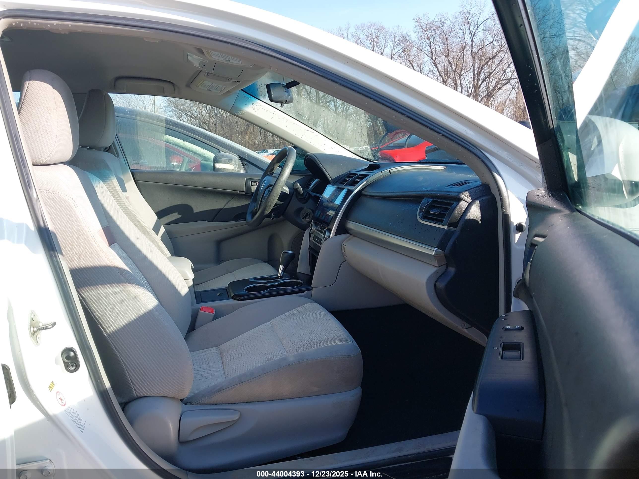 TOYOTA CAMRY image 5