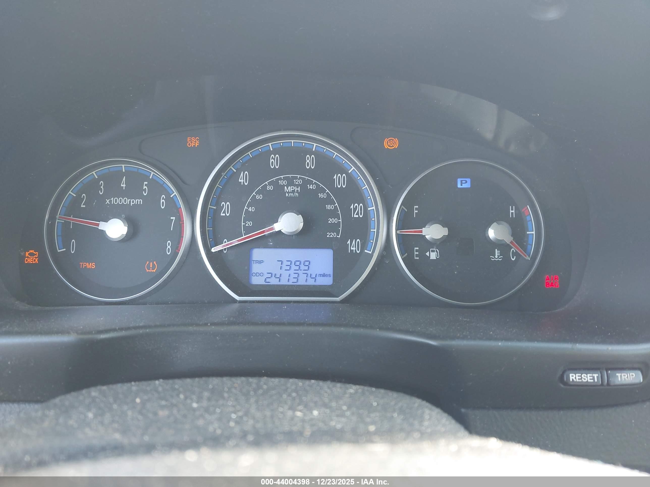 HYUNDAI SANTA image 7