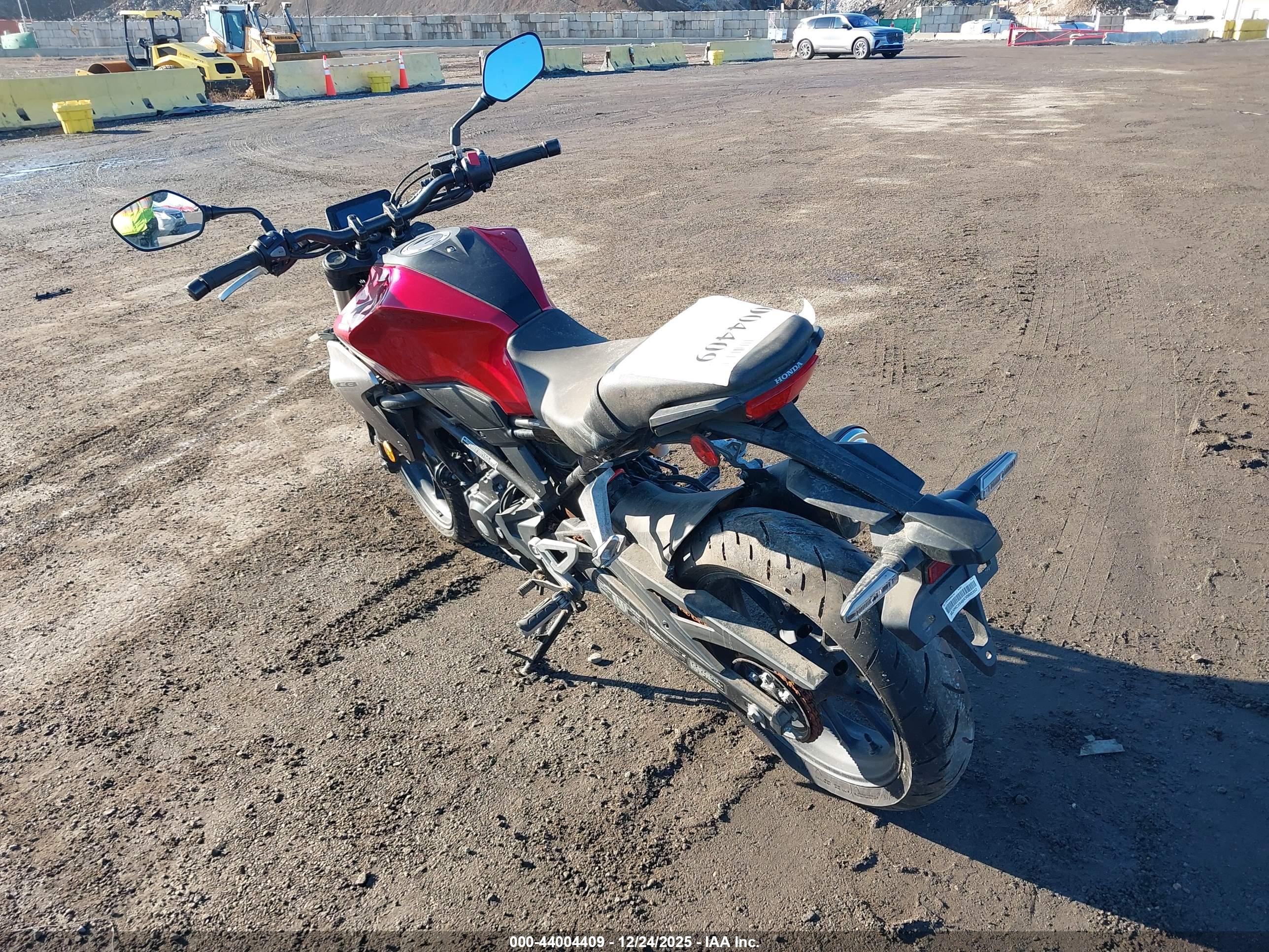 HONDA CBF300 image 3