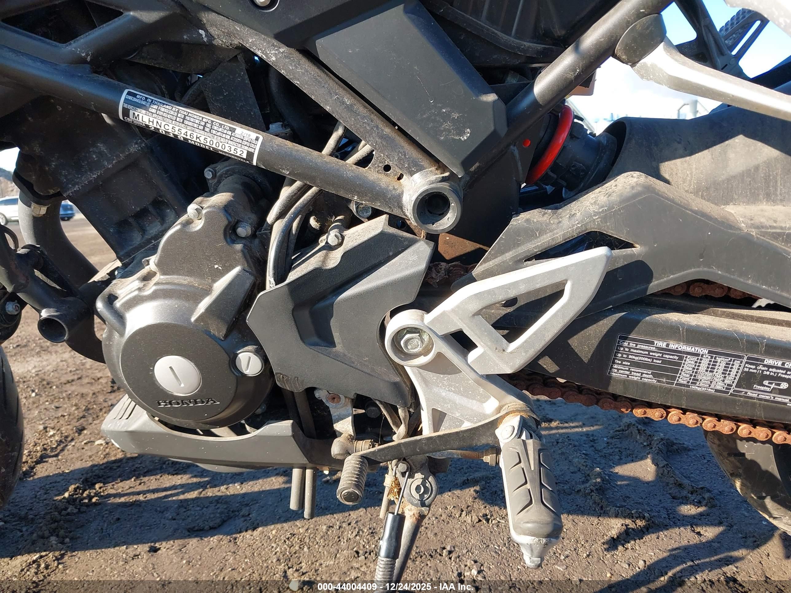 HONDA CBF300 image 9