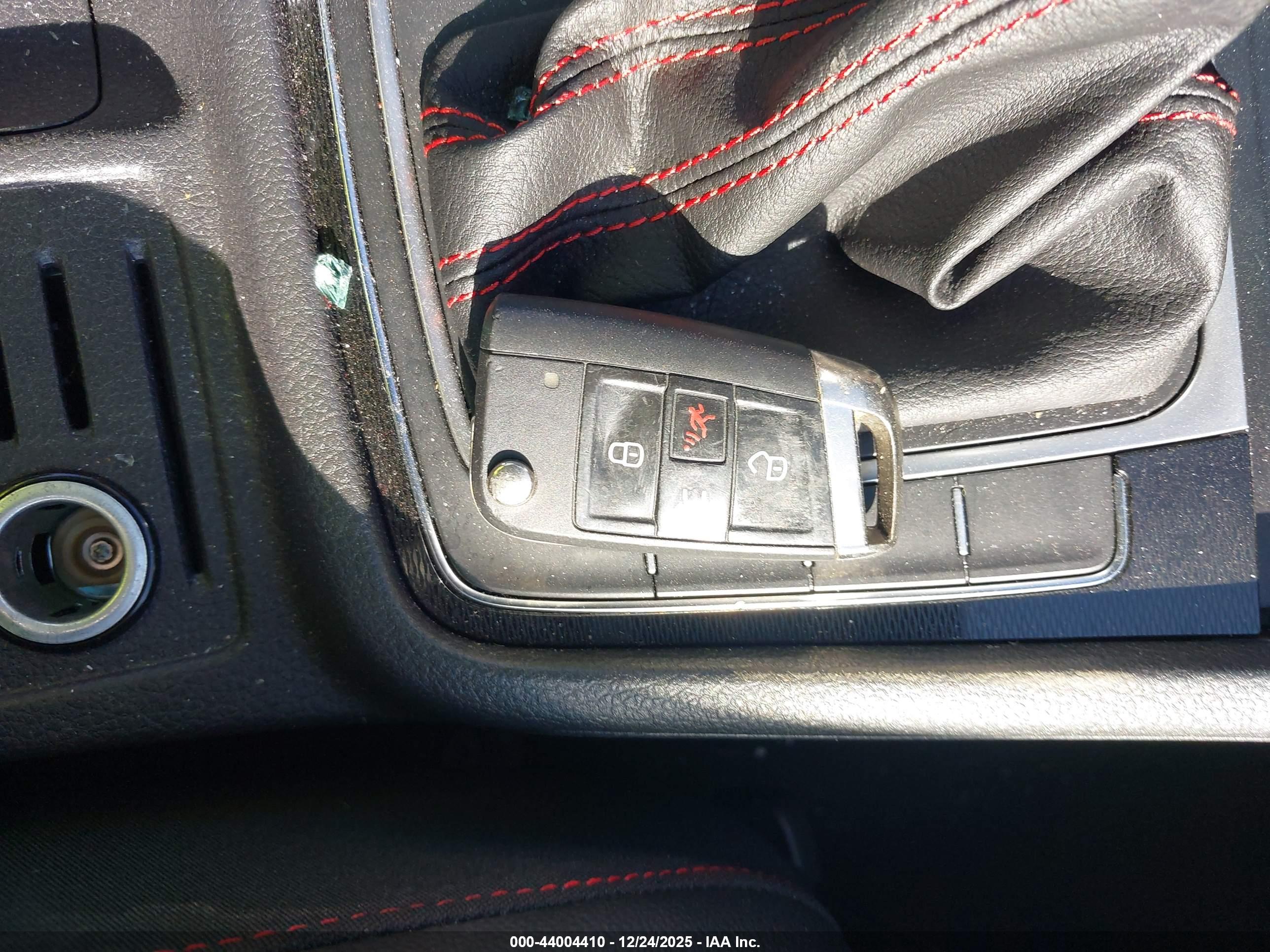 VOLKSWAGEN GOLF image 11