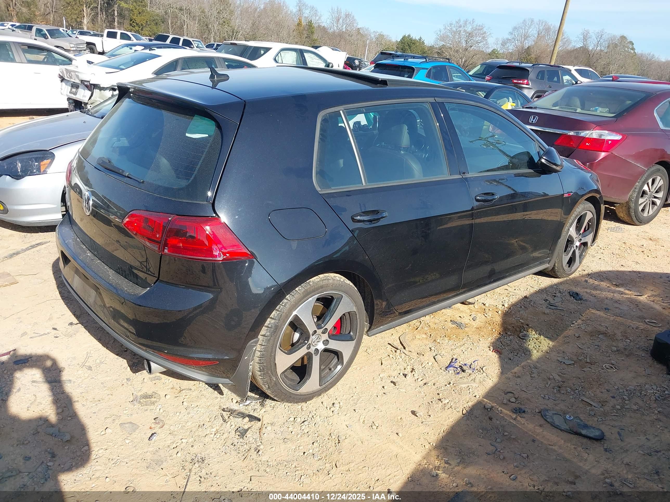 VOLKSWAGEN GOLF image 4