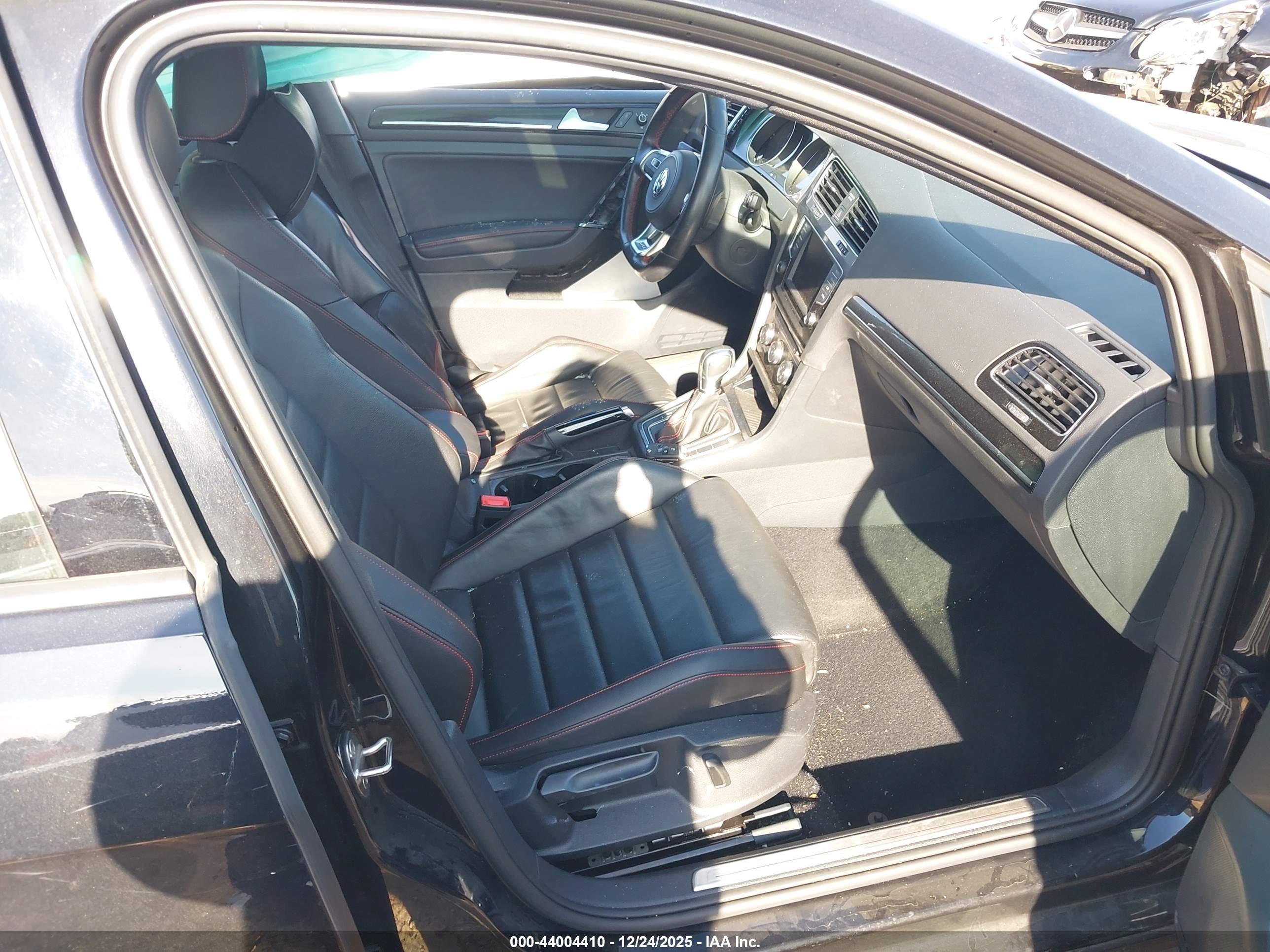 VOLKSWAGEN GOLF image 5