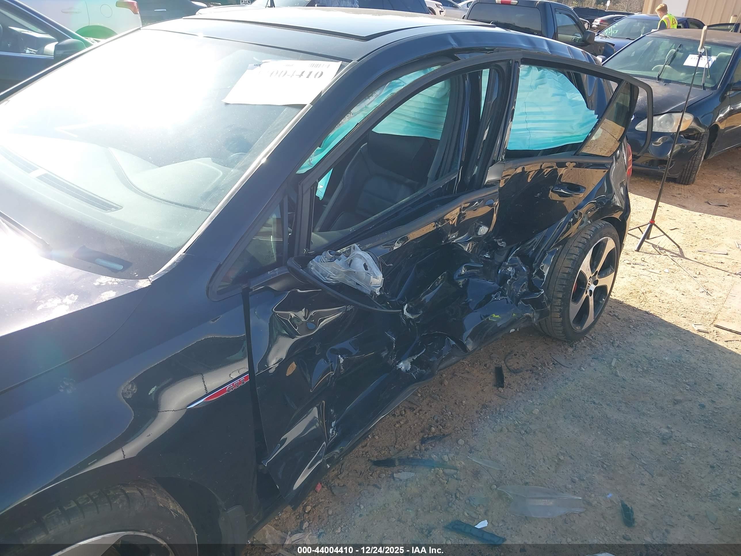 VOLKSWAGEN GOLF image 6
