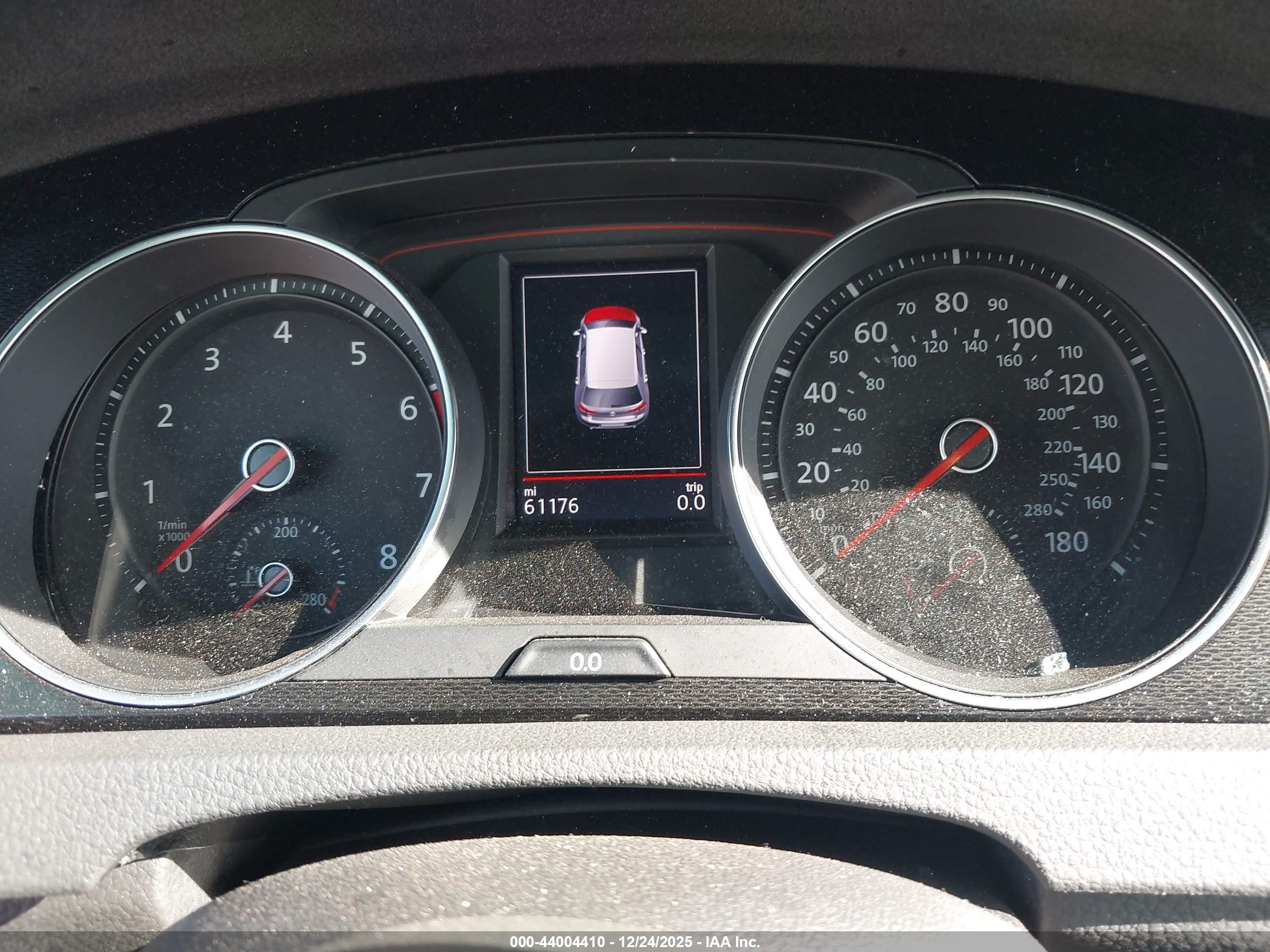 VOLKSWAGEN GOLF image 7