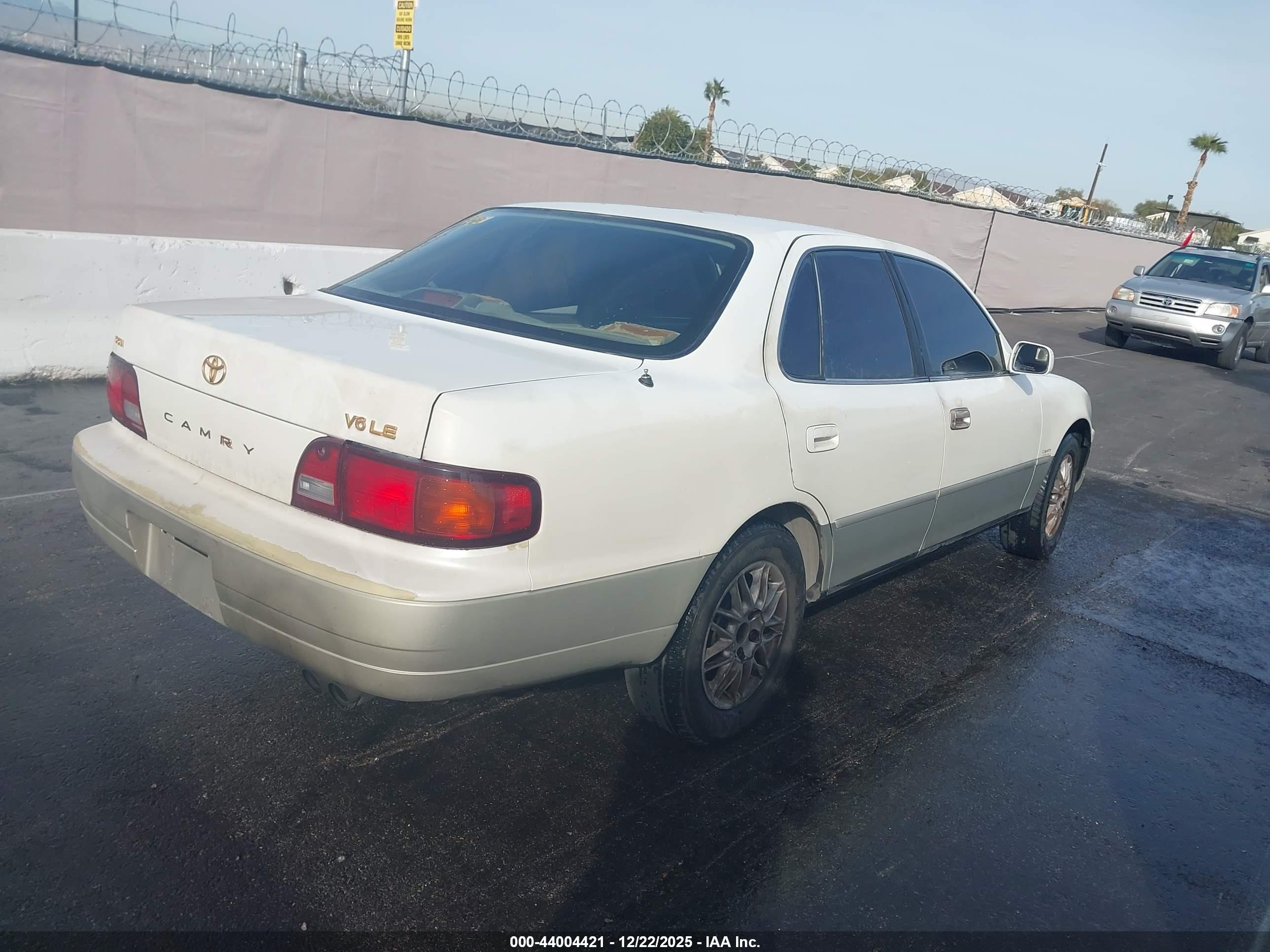 TOYOTA CAMRY image 4