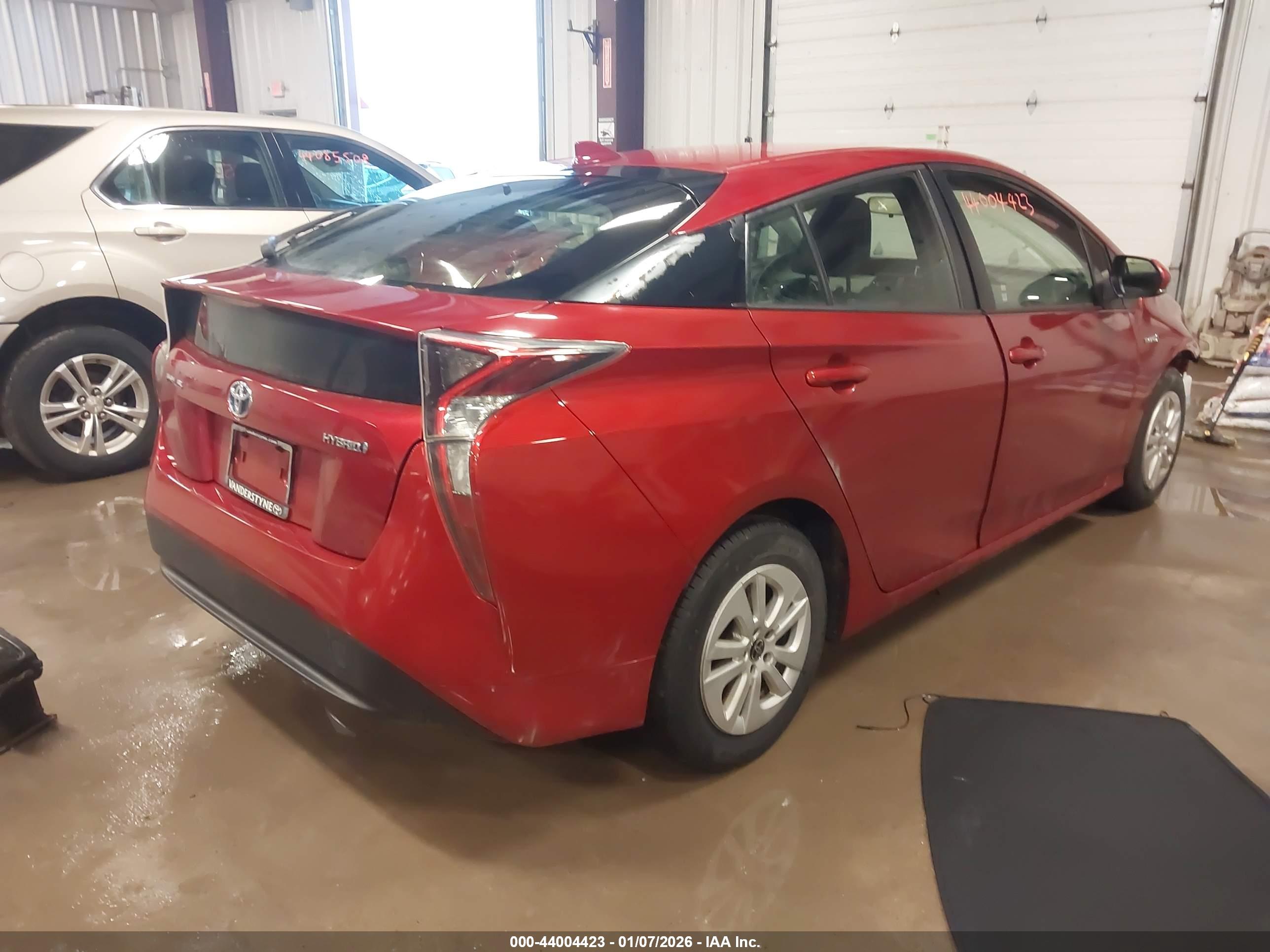 TOYOTA PRIUS image 4