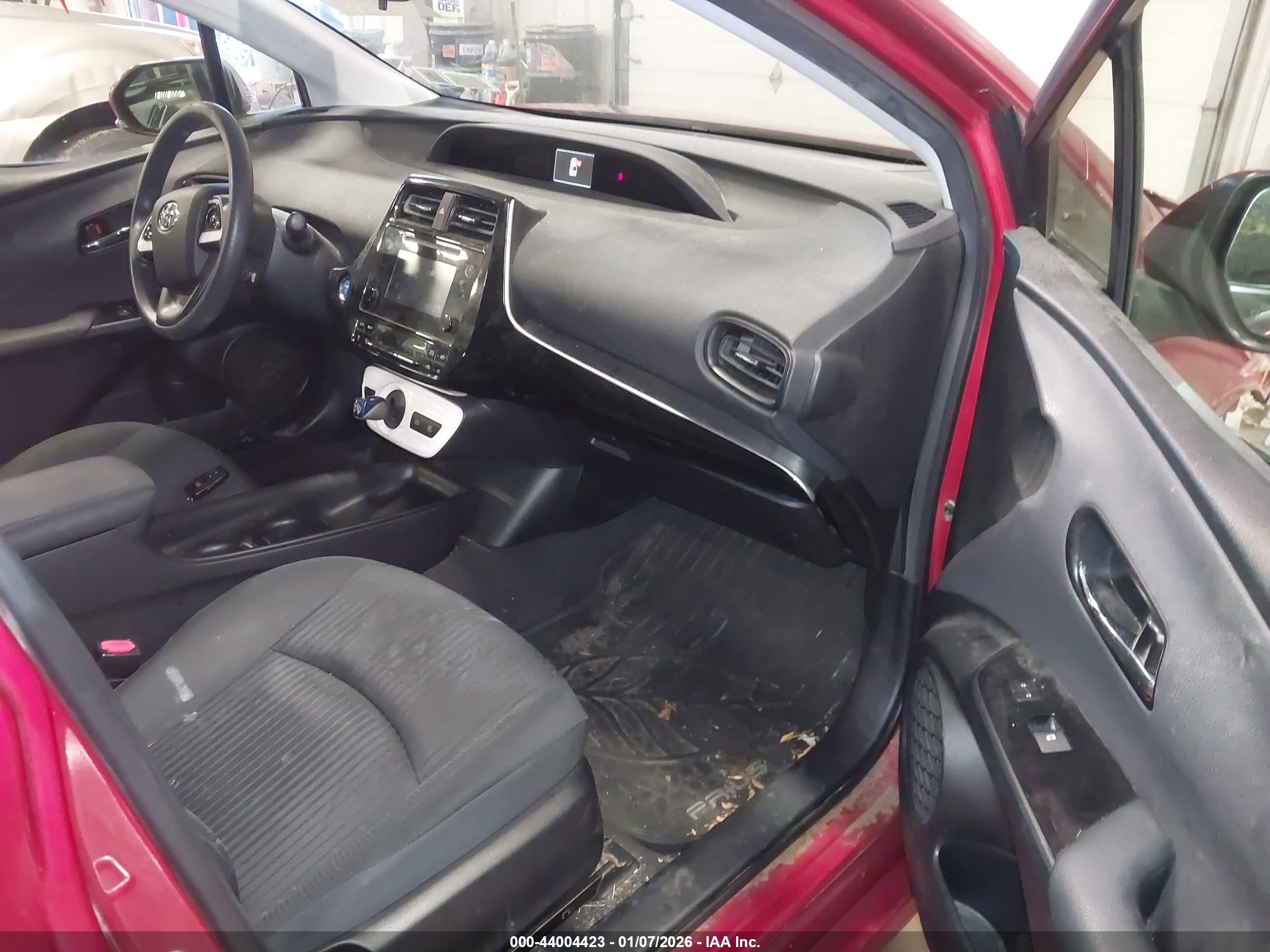 TOYOTA PRIUS image 5