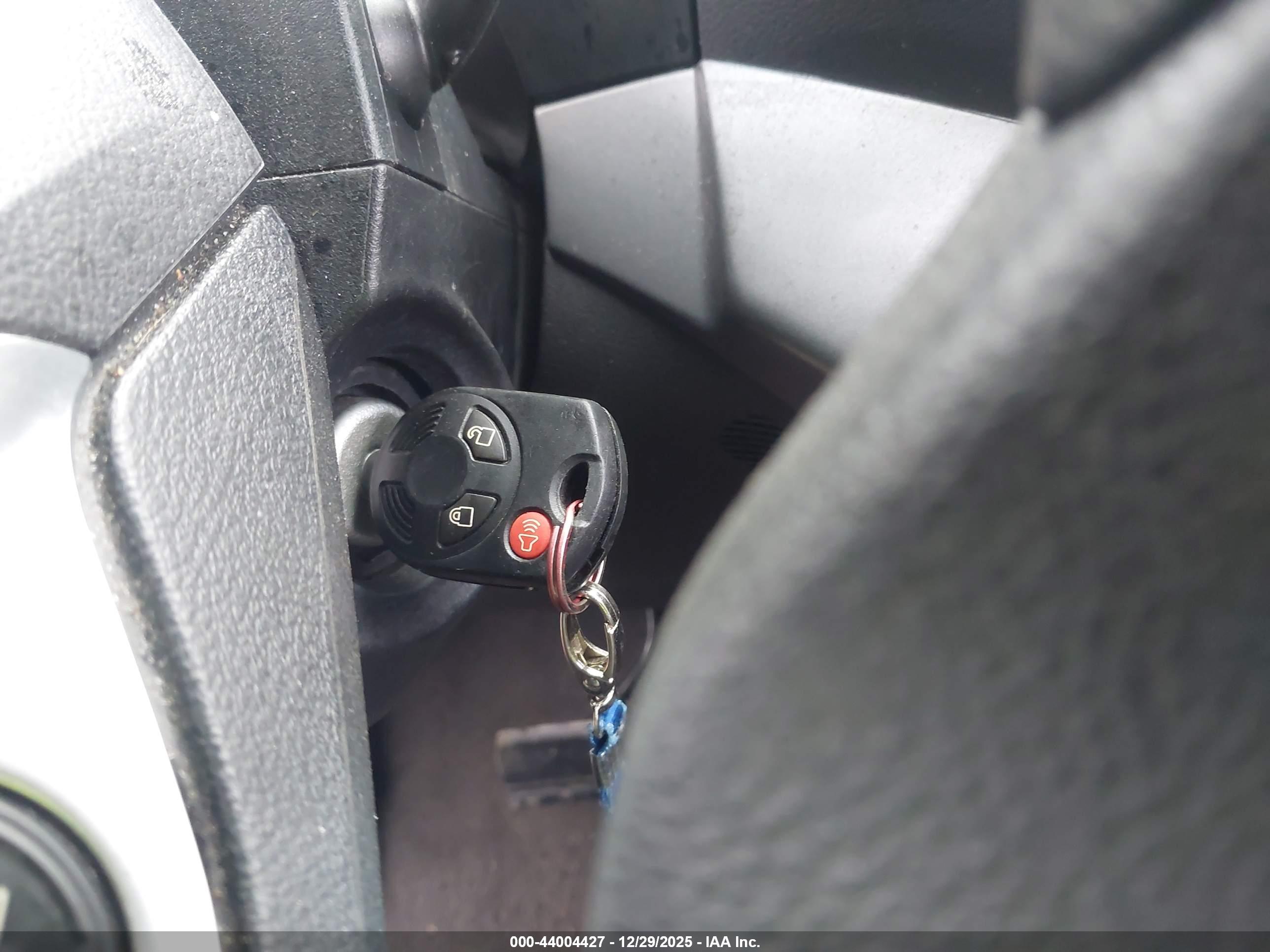 FORD ESCAPE image 11