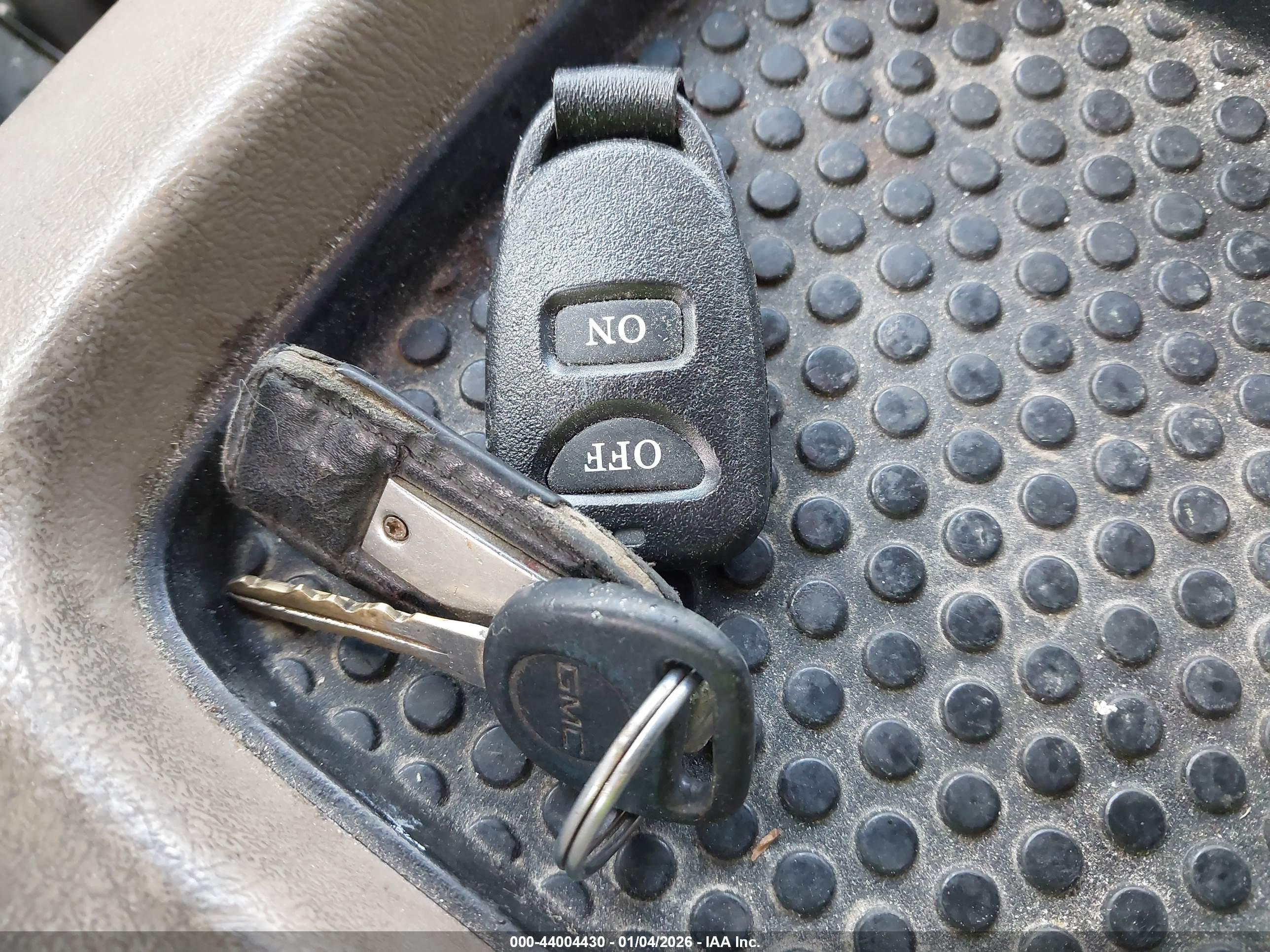 GMC YUKON image 11