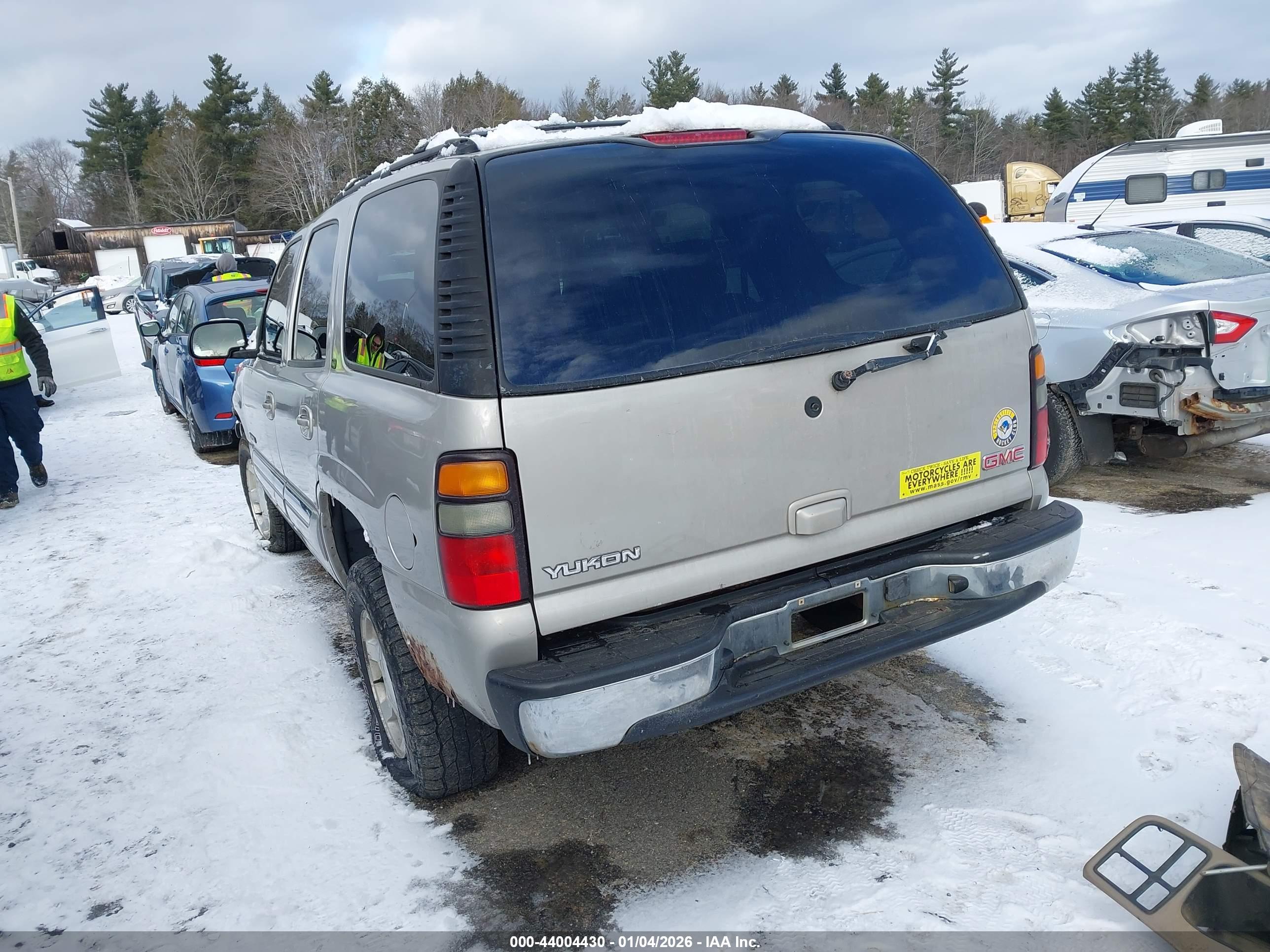 GMC YUKON image 3