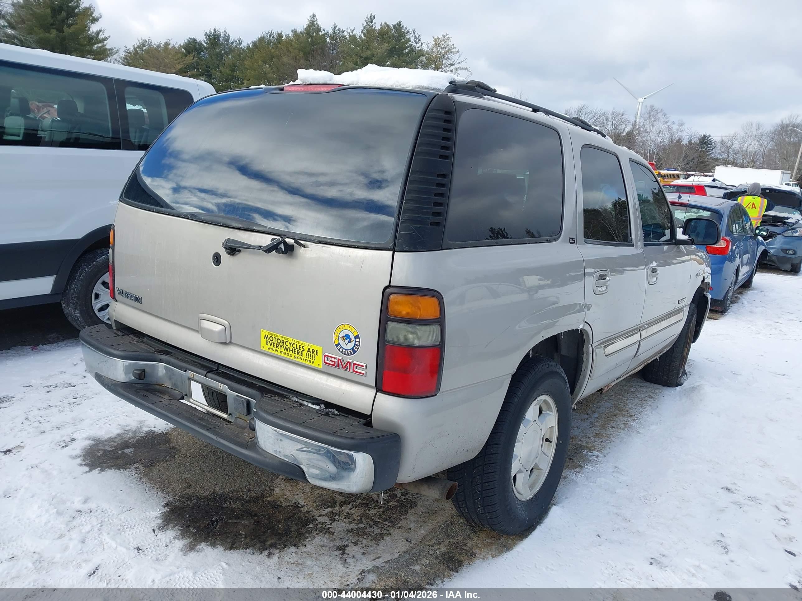 GMC YUKON image 4