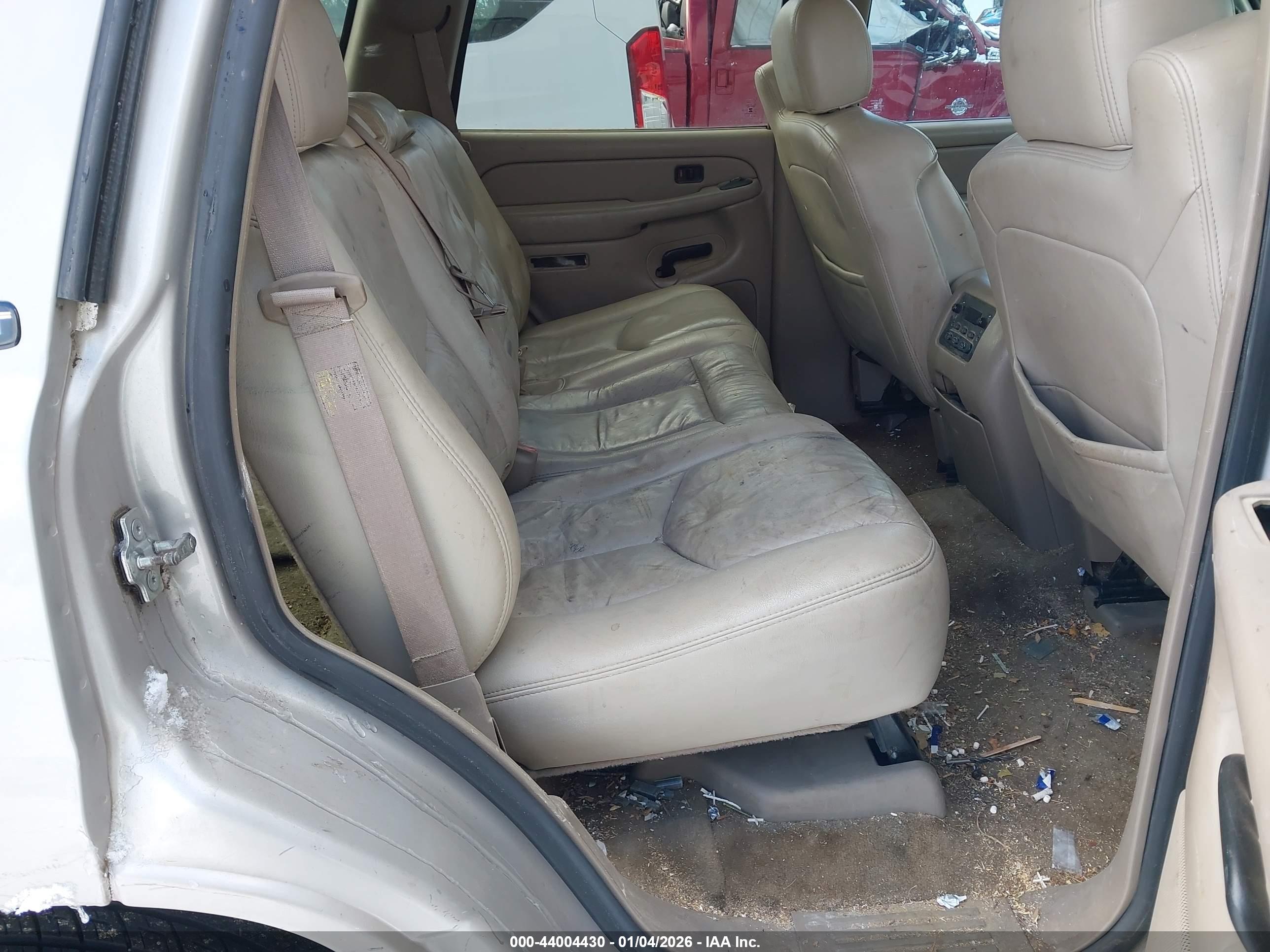 GMC YUKON image 8