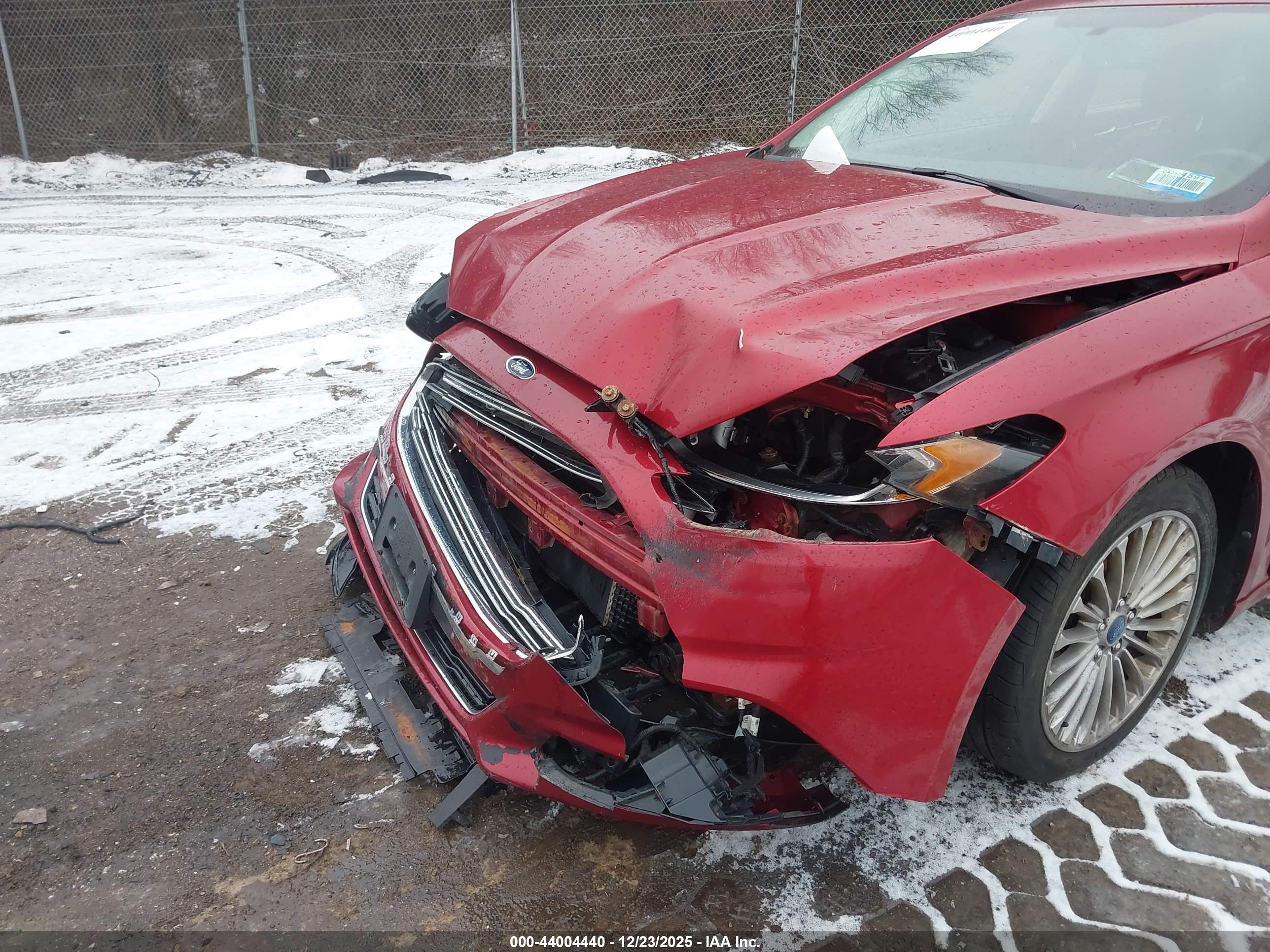 FORD FUSION image 6