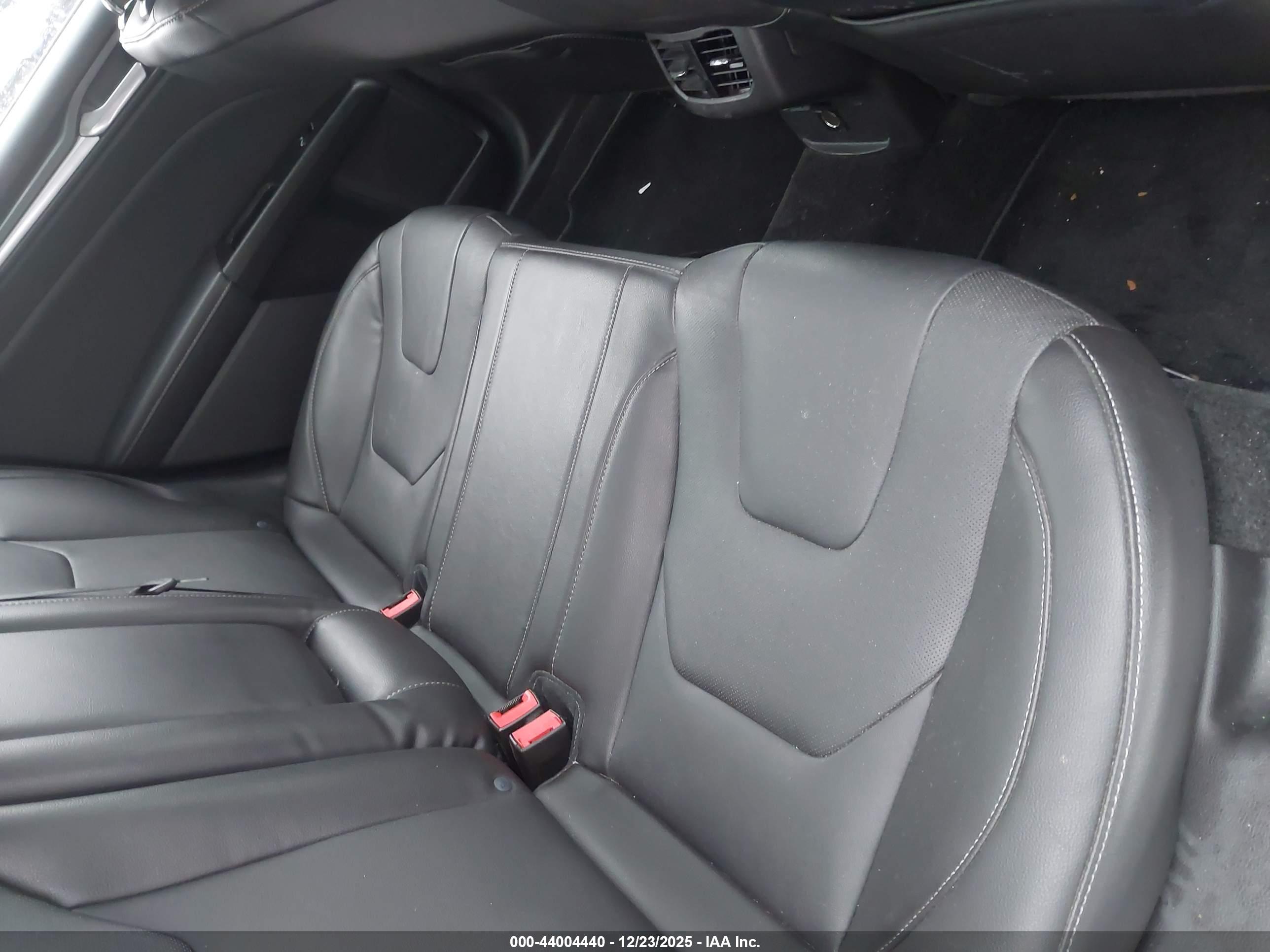 FORD FUSION image 8