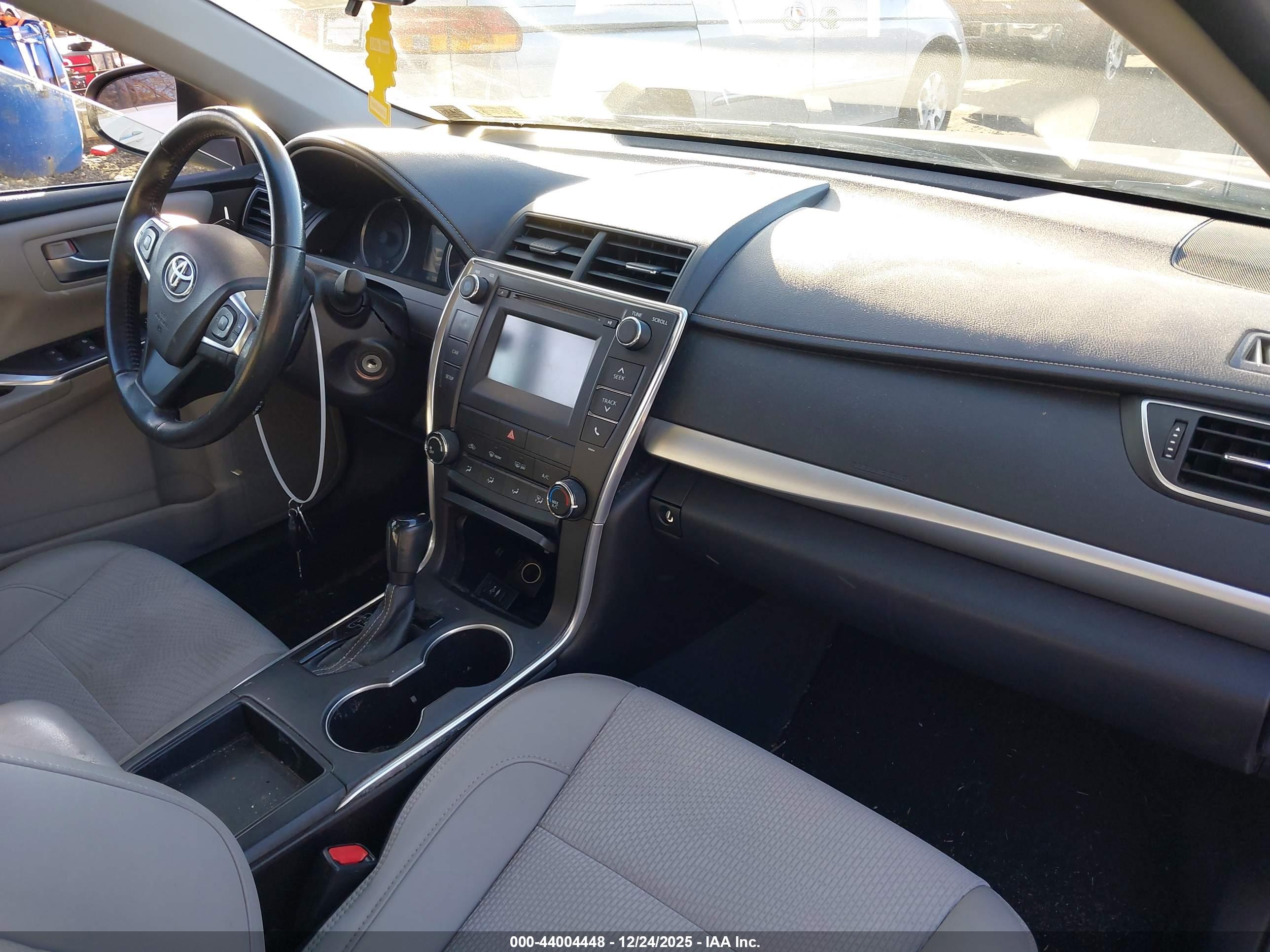 TOYOTA CAMRY image 5