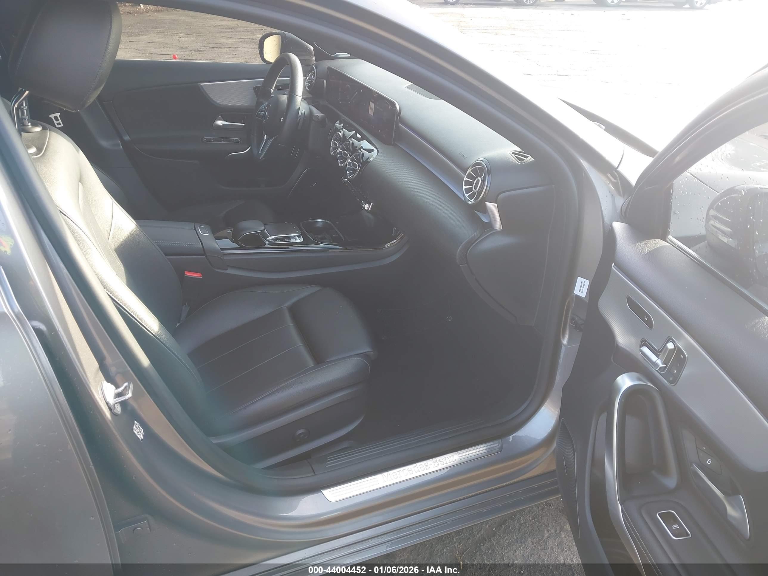 MERCEDES-BENZ A image 5