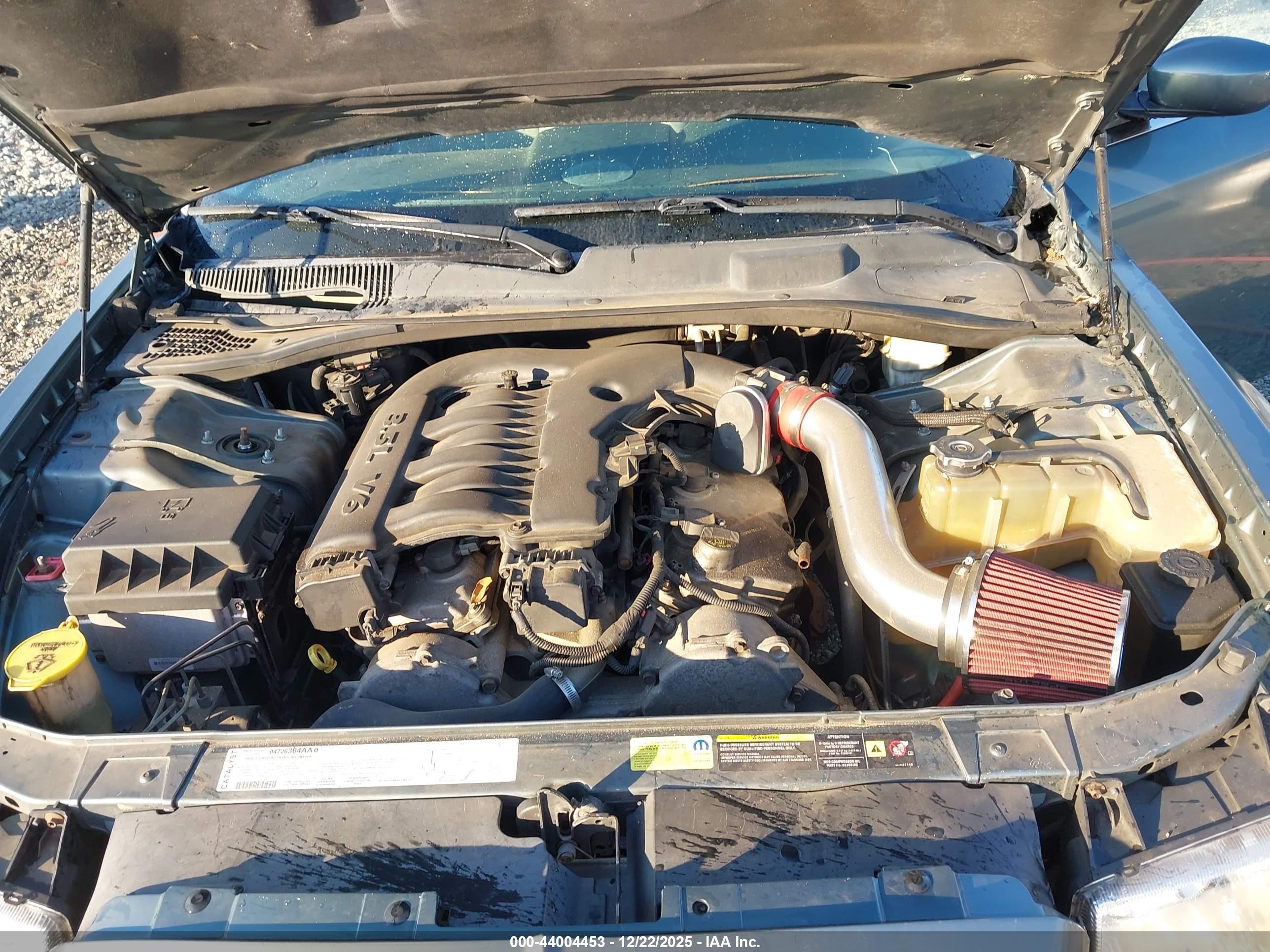 CHRYSLER 300 image 10